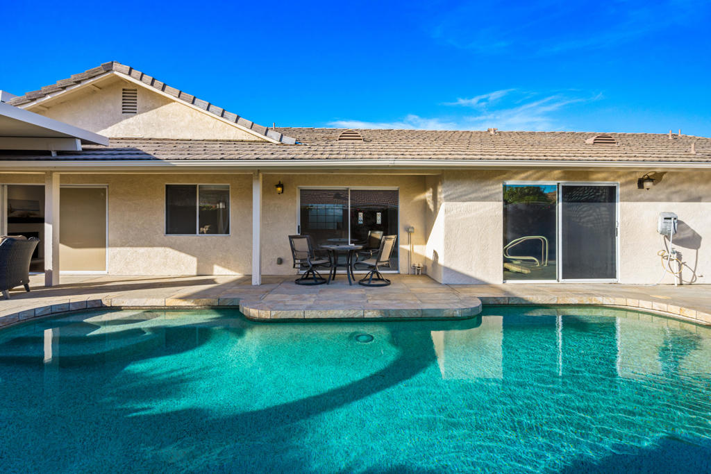 75451 La Cresta Drive