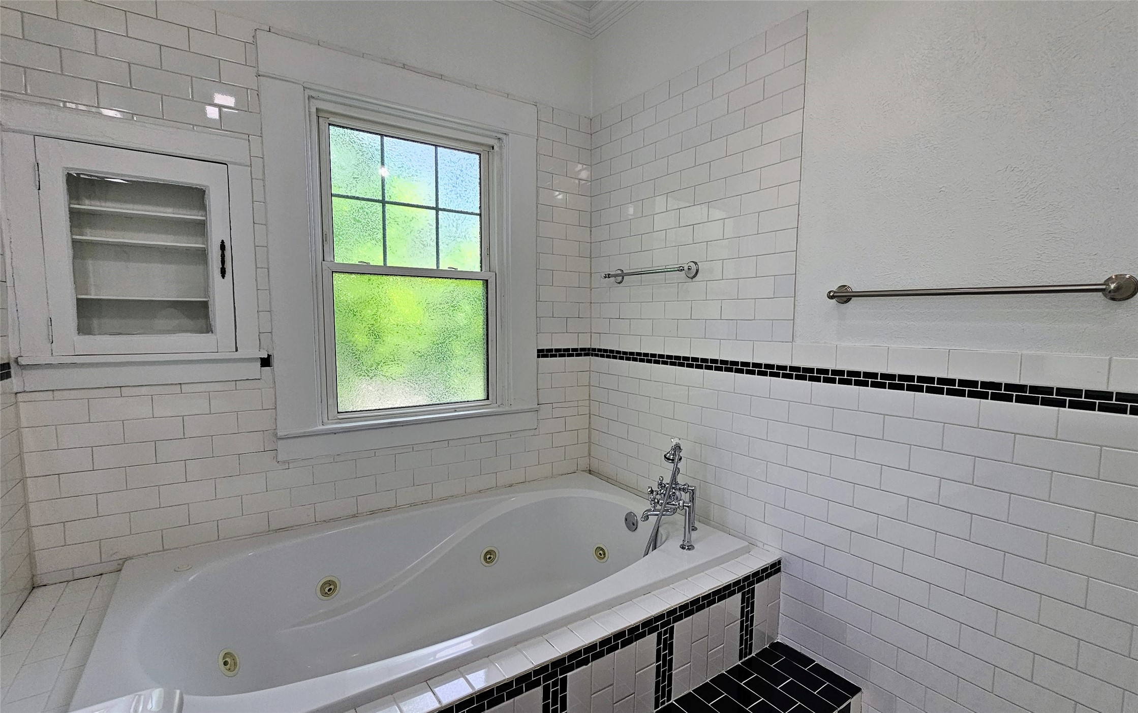 5126 Columbia Avenue