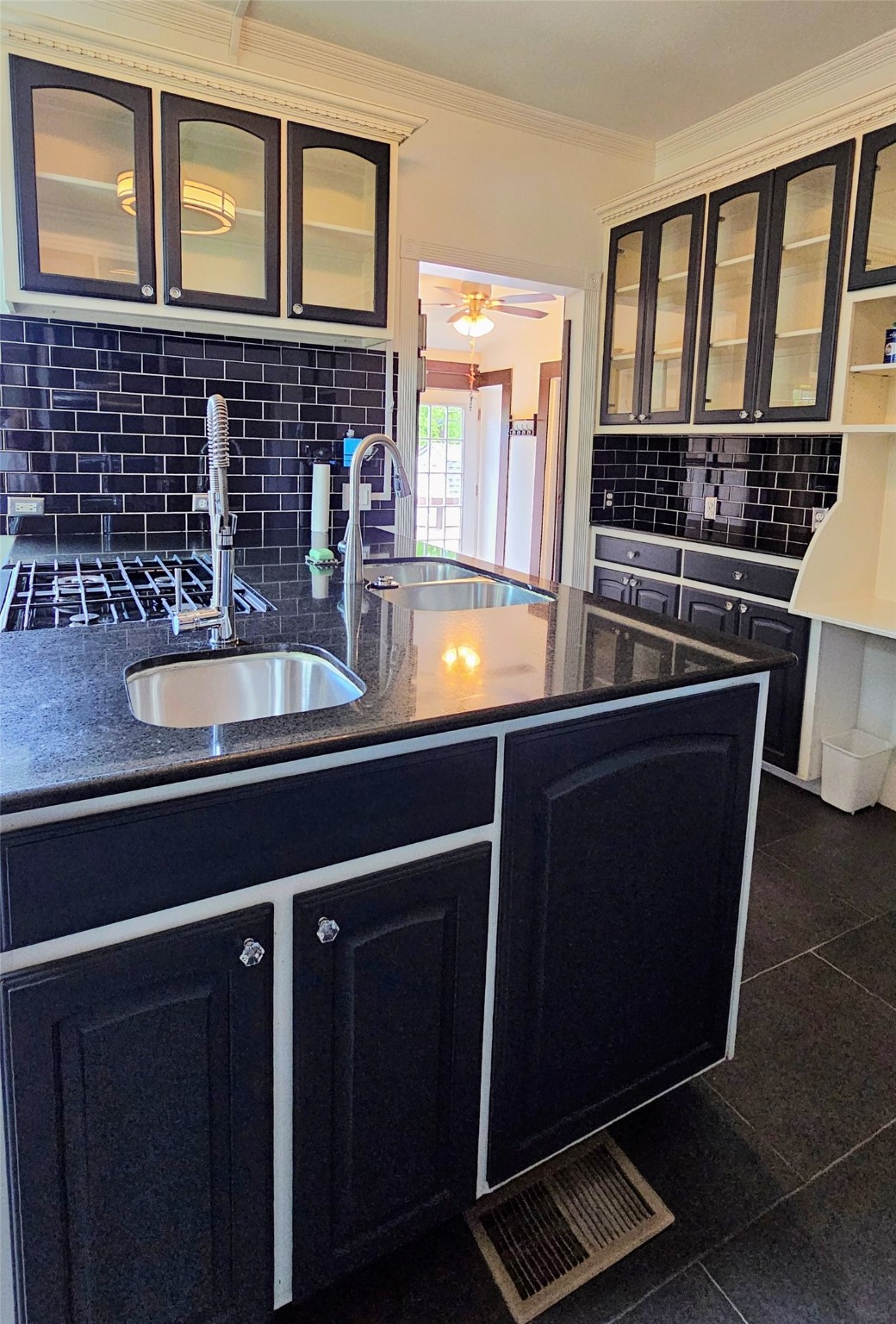 5126 Columbia Avenue