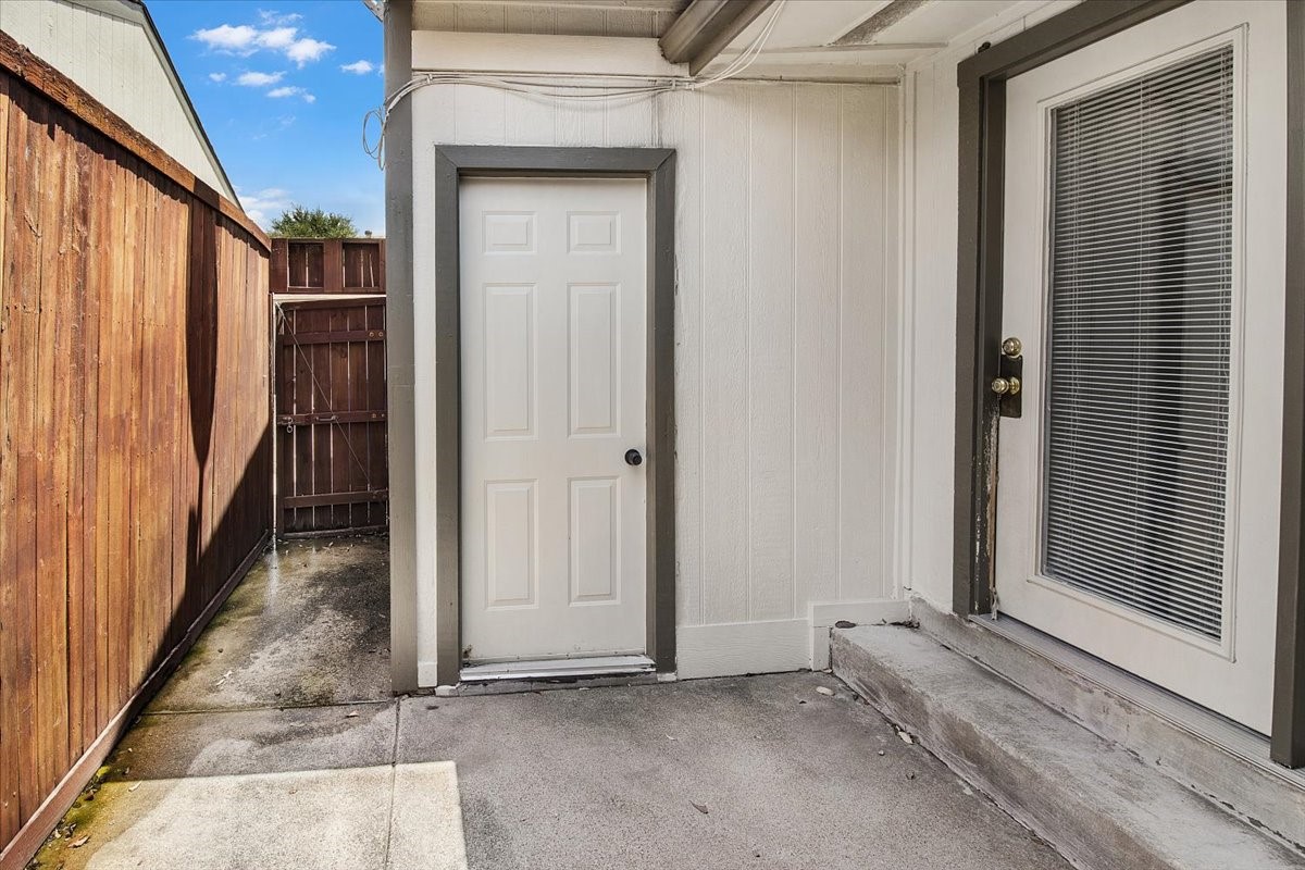 1903 Wyndemere Lane
