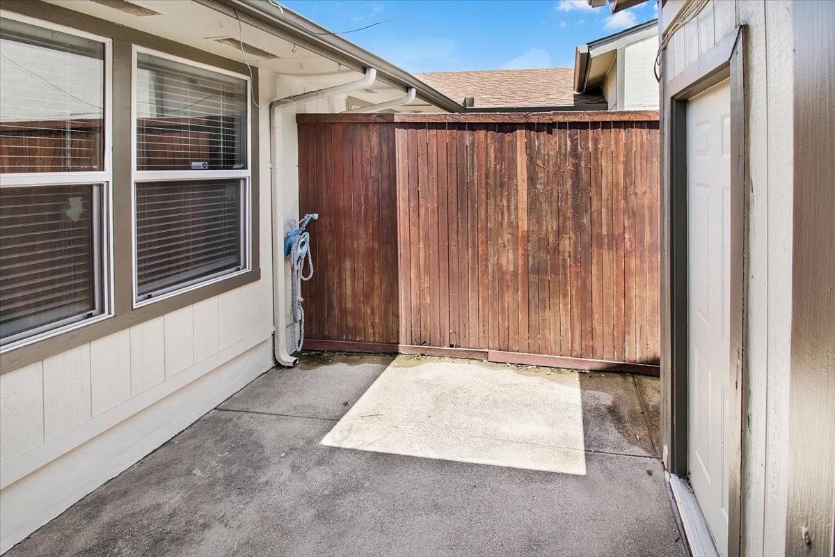 1903 Wyndemere Lane
