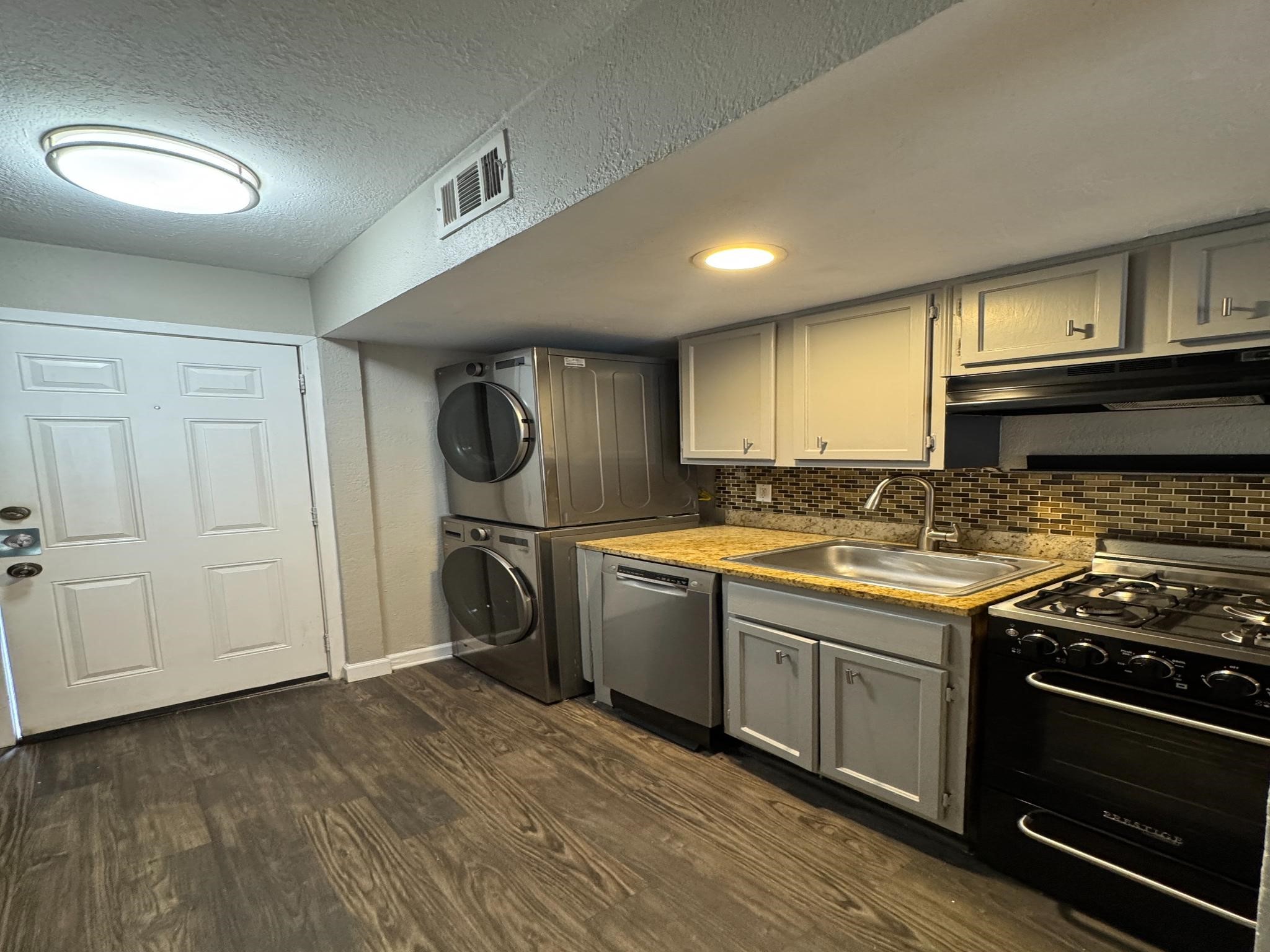 4335 Cedar Springs Road 116