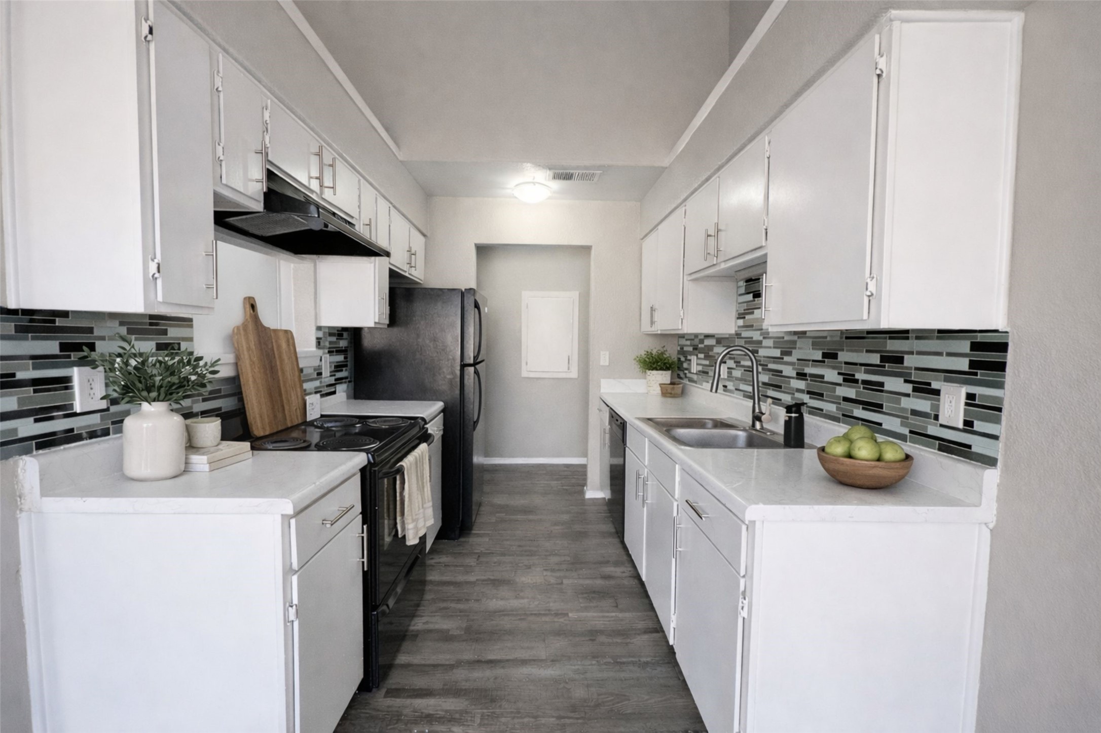 1122 Millview Drive 2001