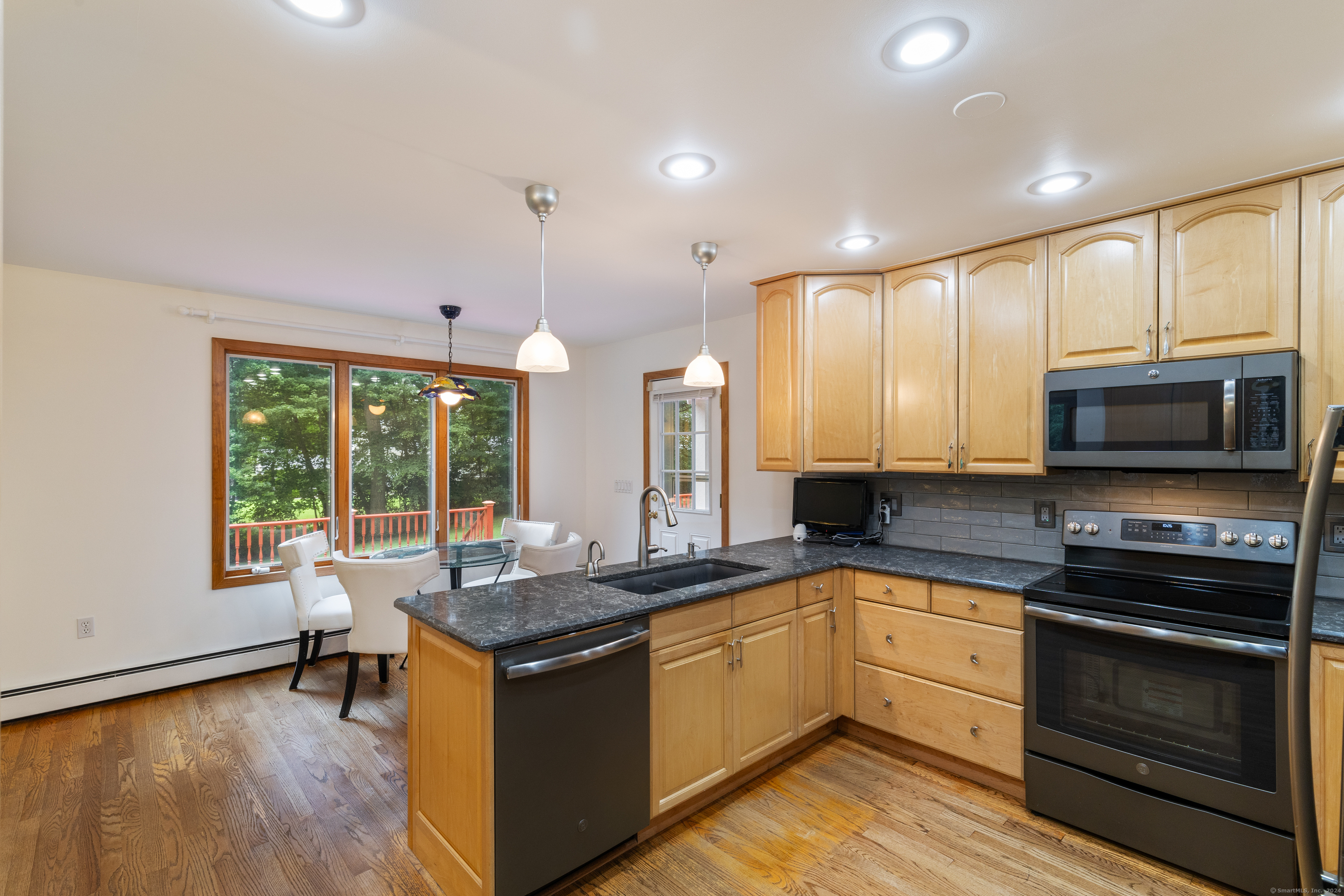 10 Beacon Hill Drive