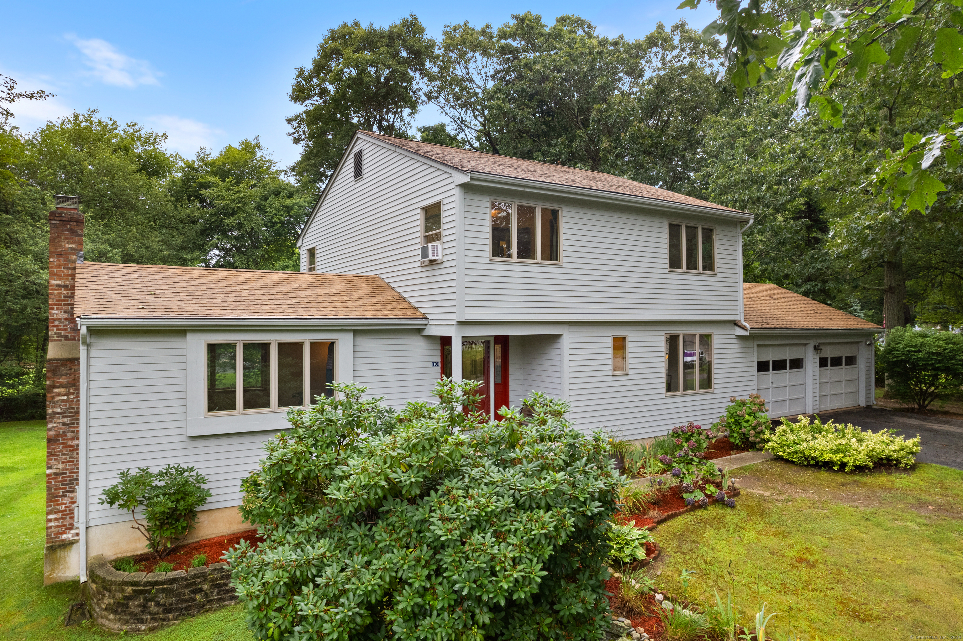 10 Beacon Hill Drive