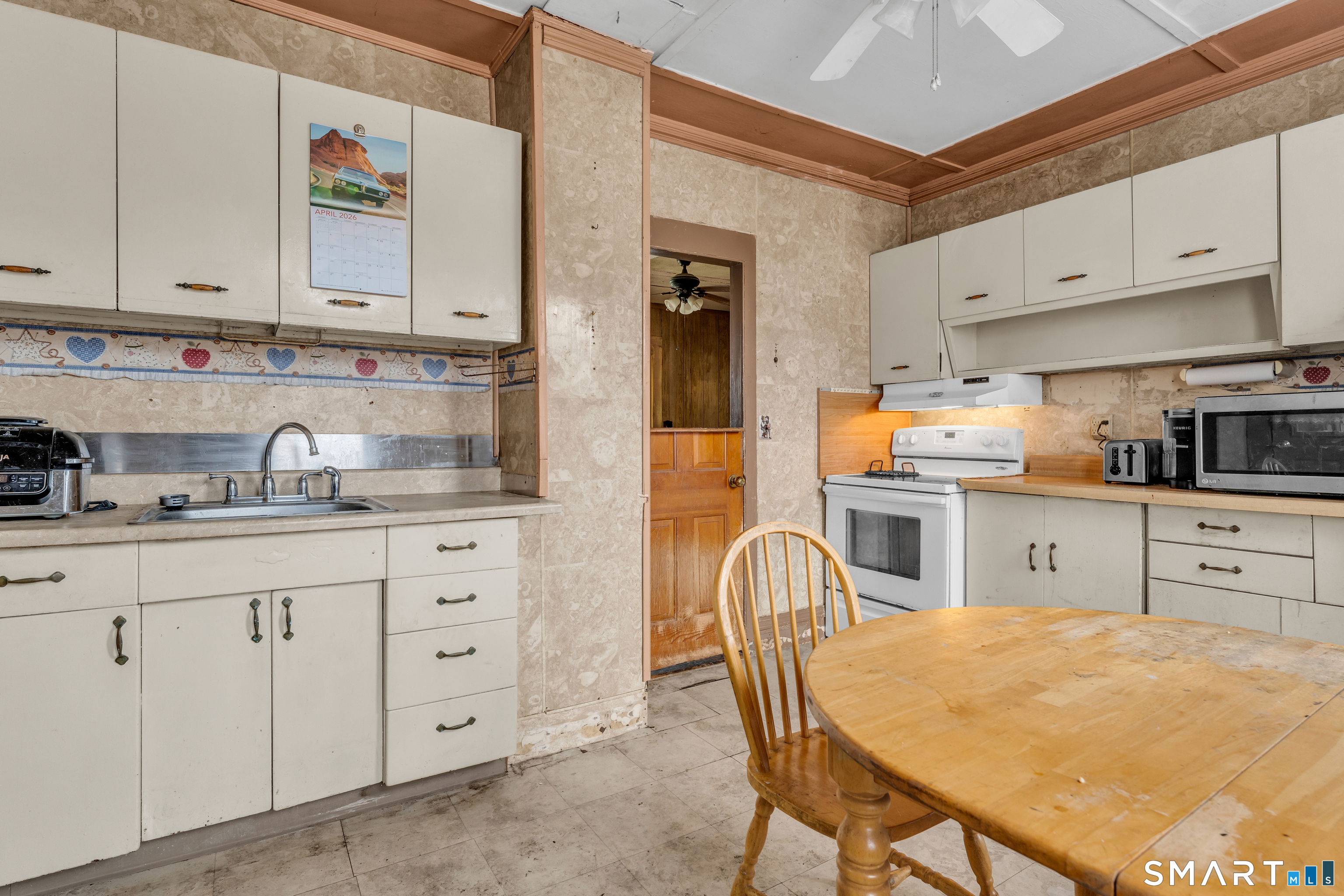 21 North Washington Avenue