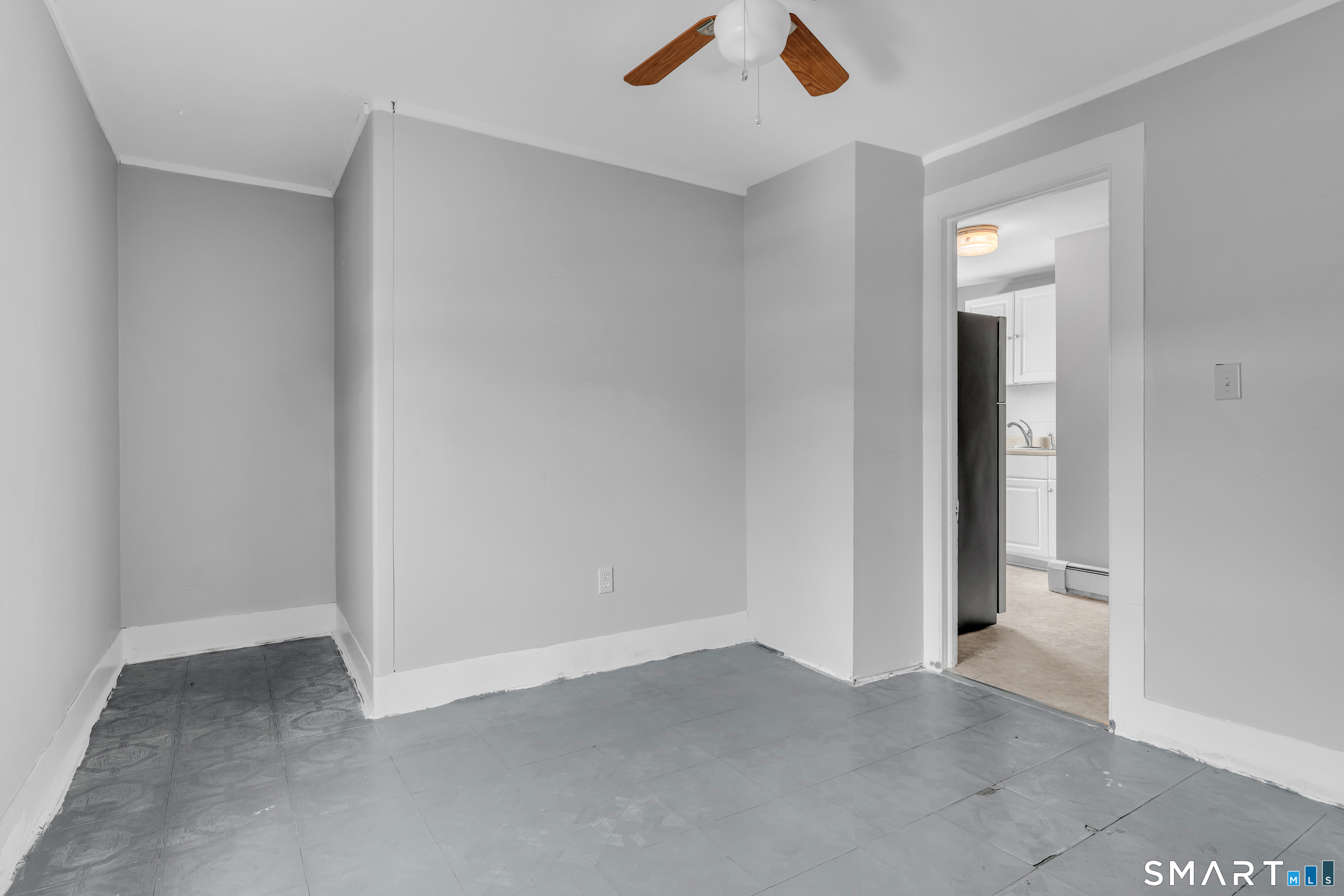 21 North Washington Avenue