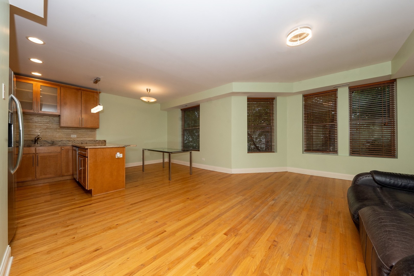 6424 S Woodlawn Avenue Unit: 2