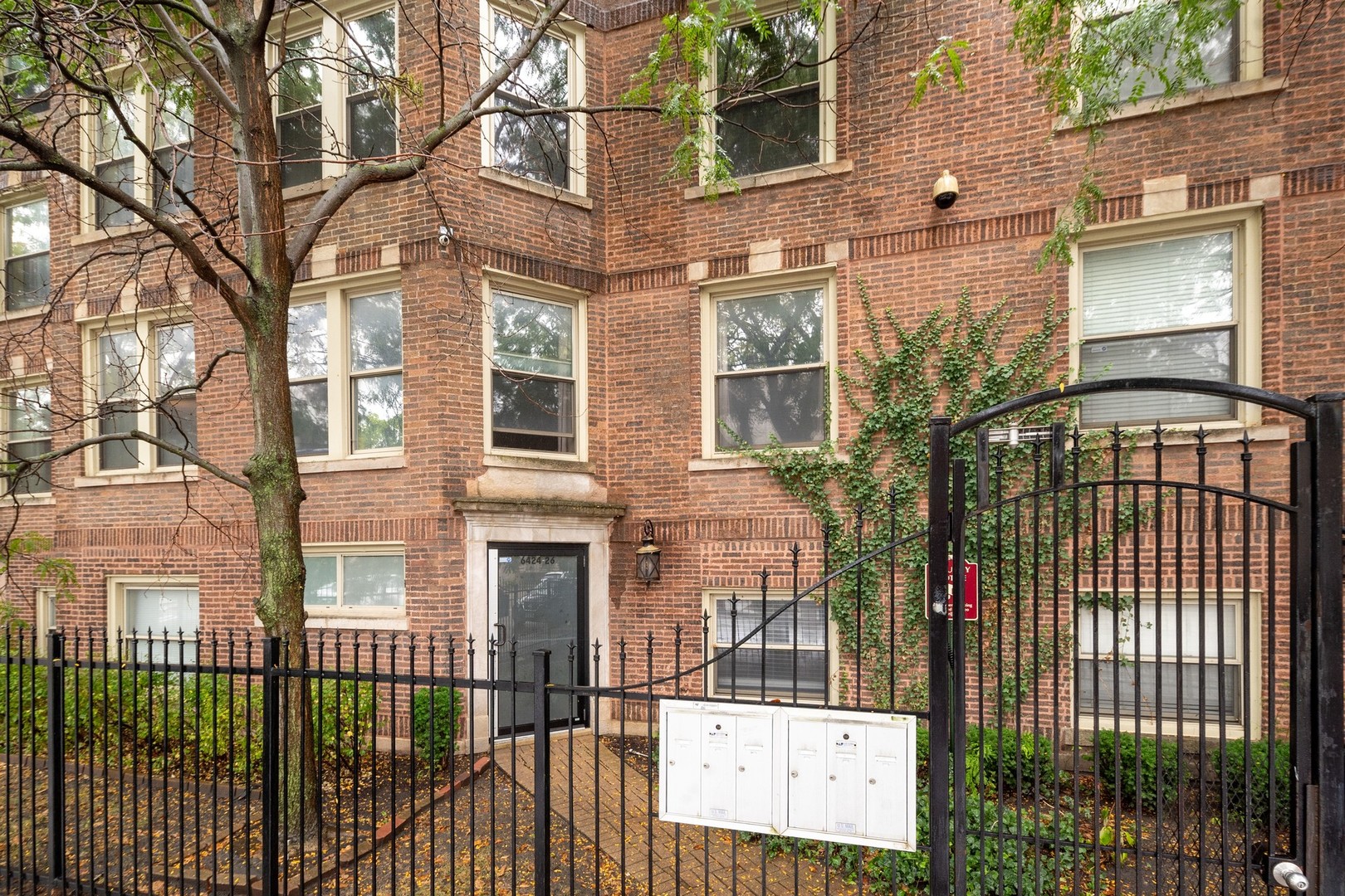 6424 S Woodlawn Avenue Unit: 2