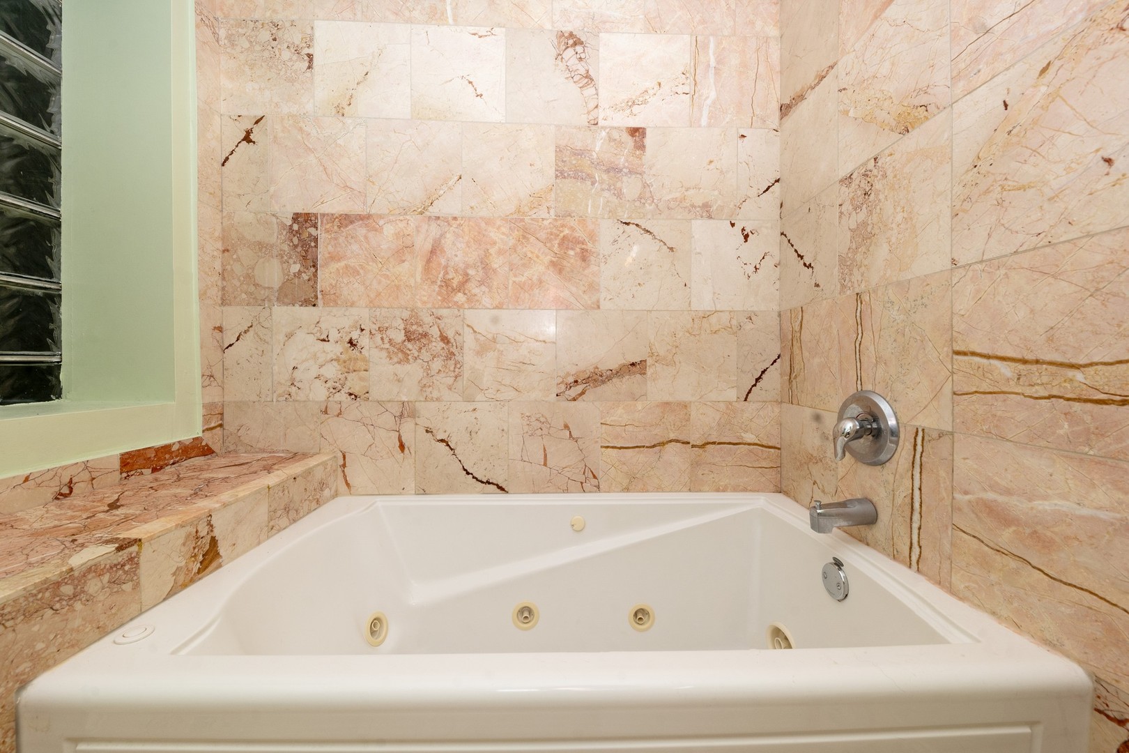 6424 S Woodlawn Avenue Unit: 2