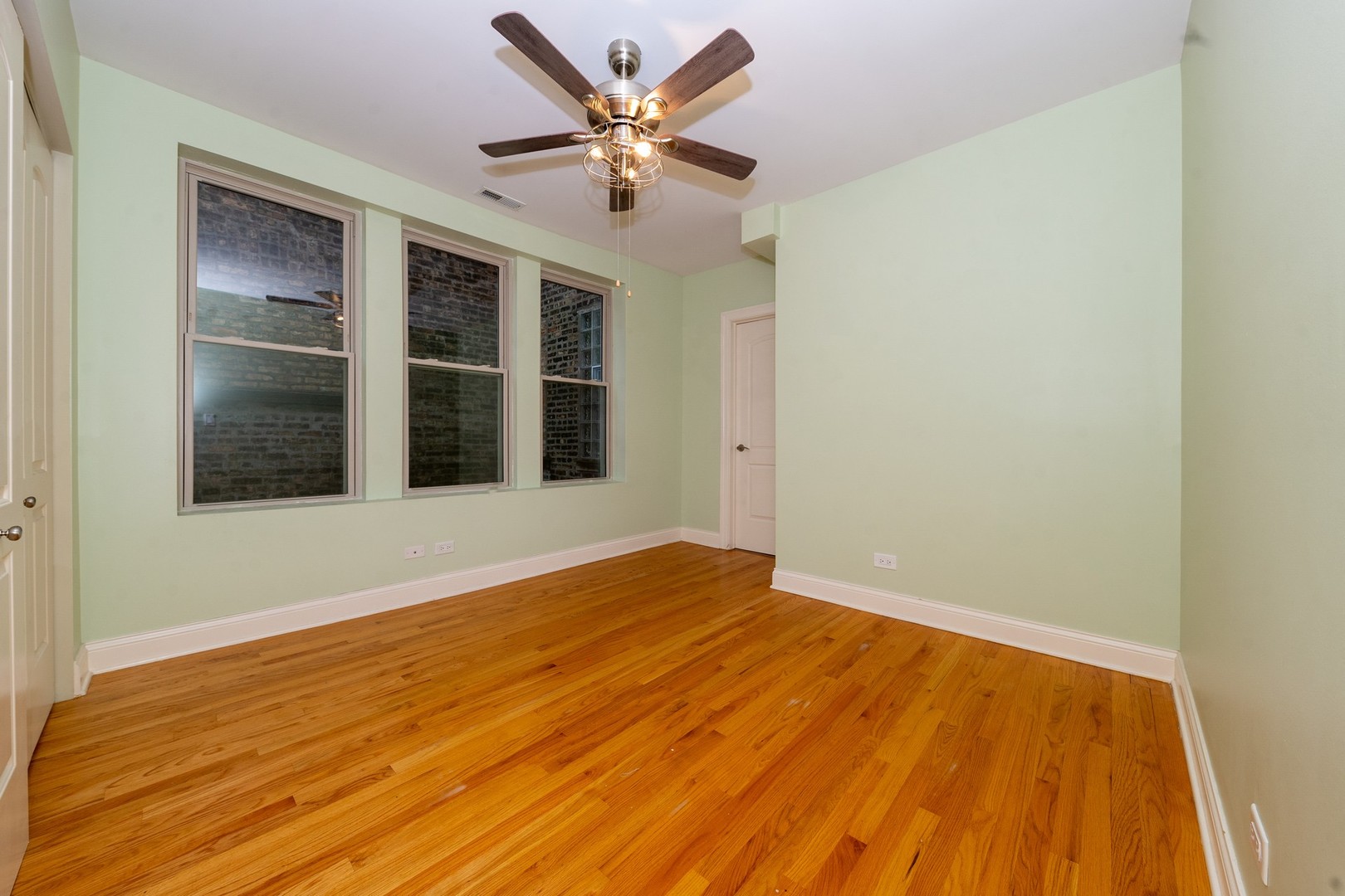 6424 S Woodlawn Avenue Unit: 2