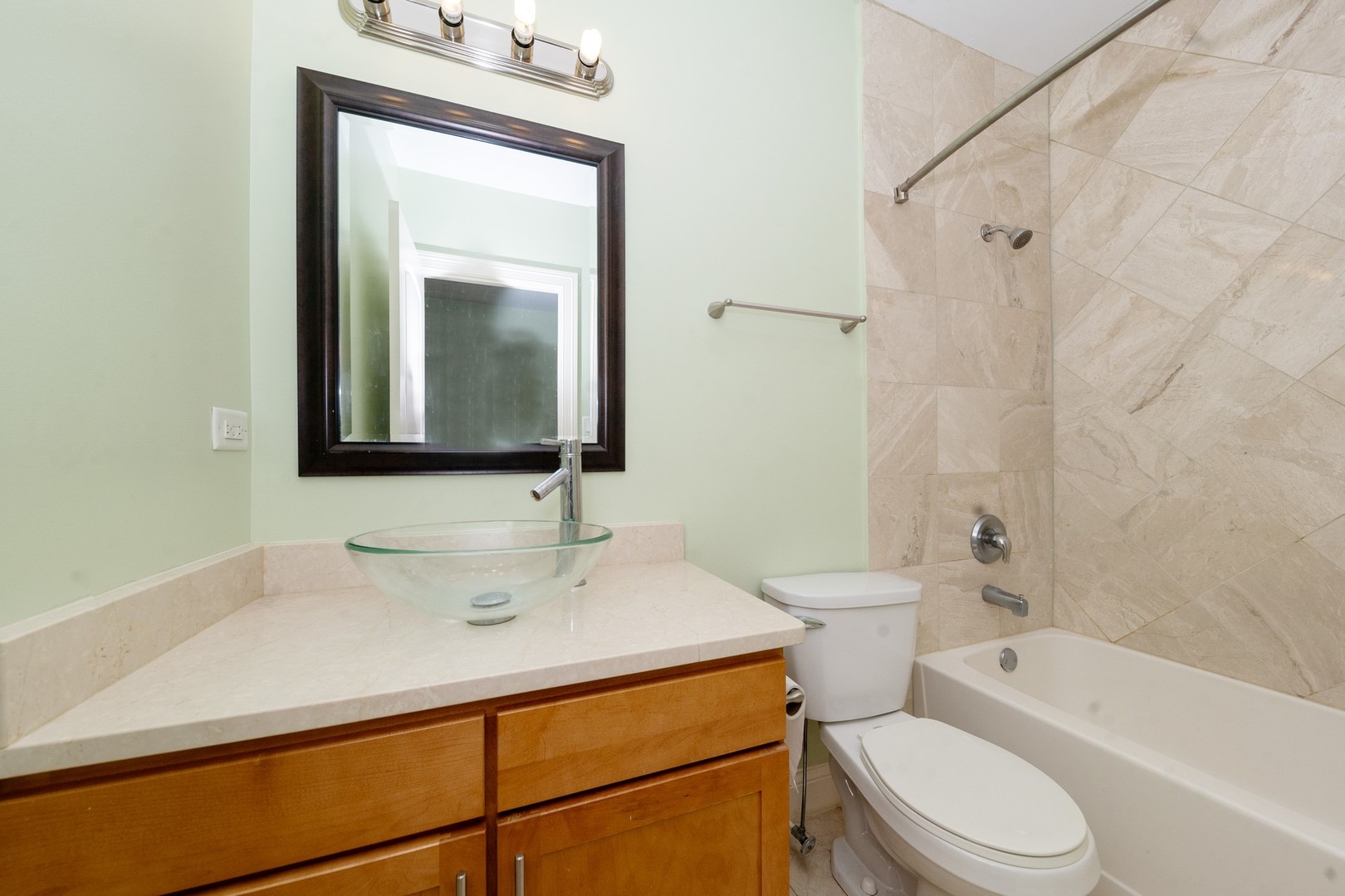6424 S Woodlawn Avenue Unit: 2