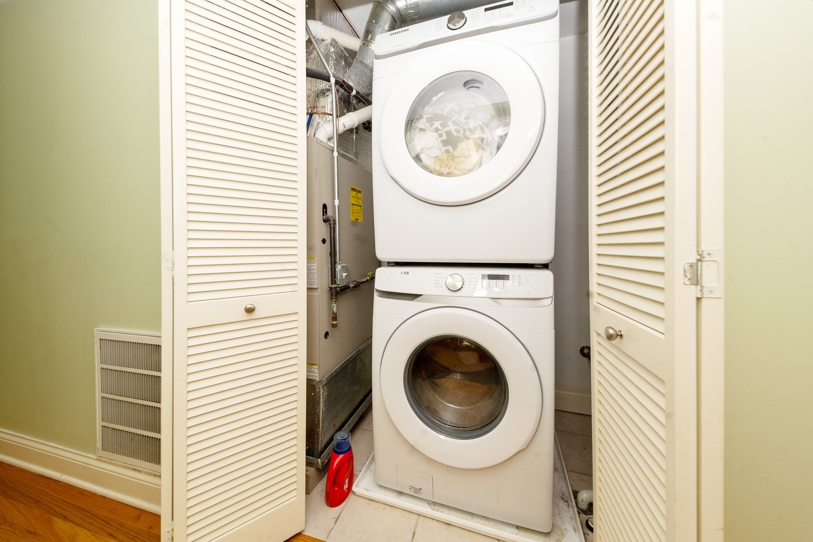 6424 S Woodlawn Avenue Unit: 2