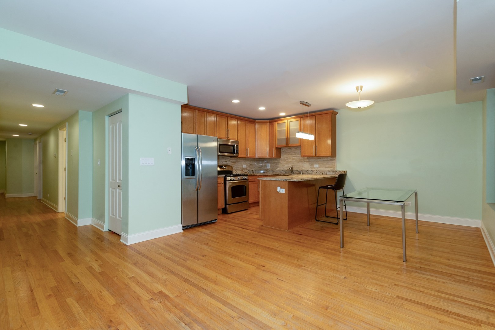 6424 S Woodlawn Avenue Unit: 2