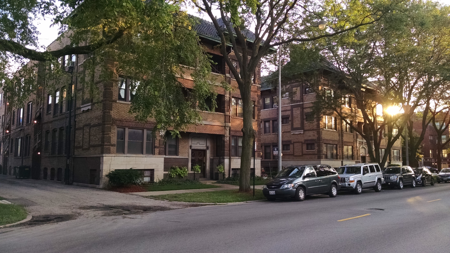 947 E Hyde Park Boulevard Unit: 1