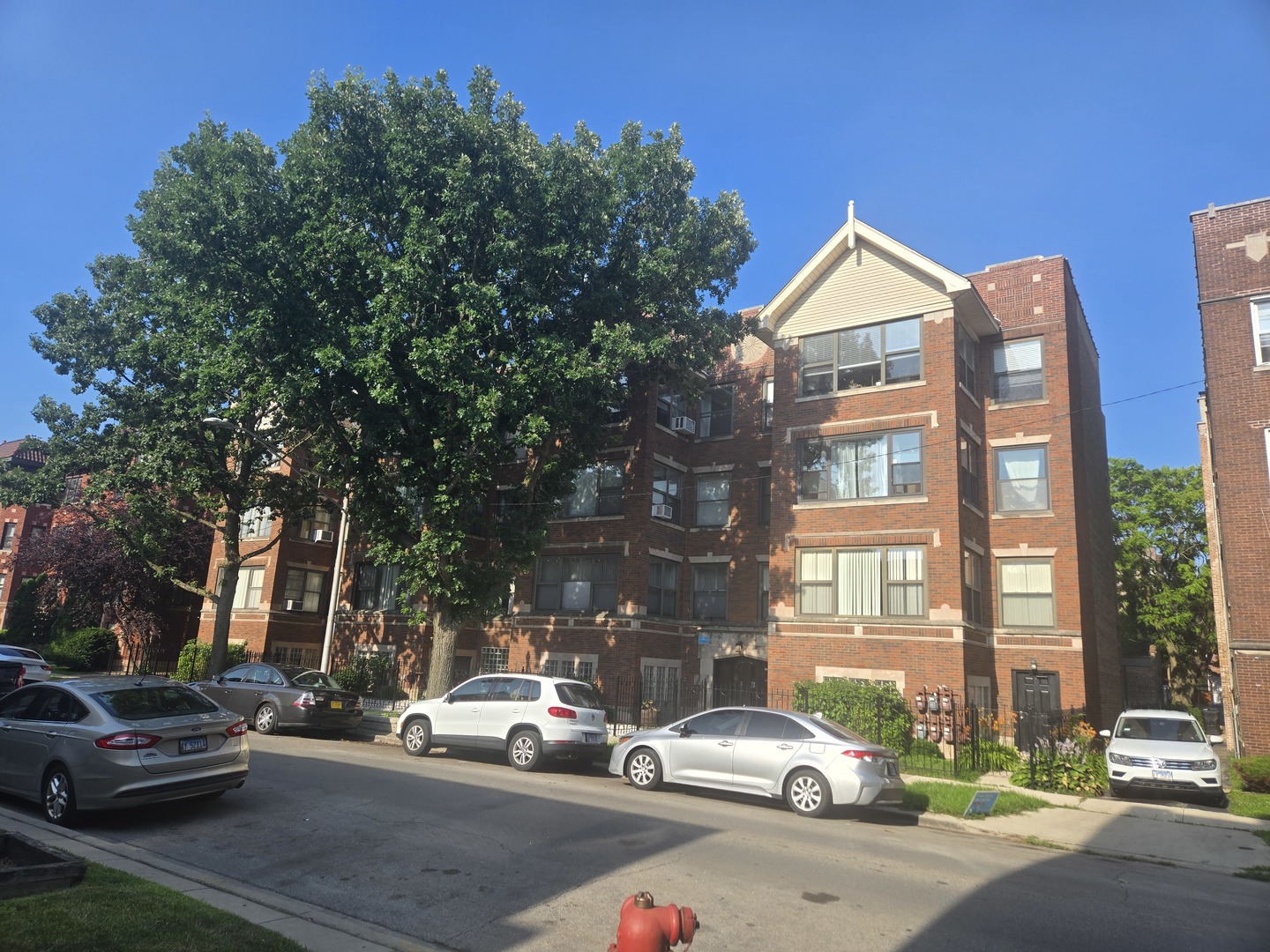 6727 S Merrill Avenue Unit: 3