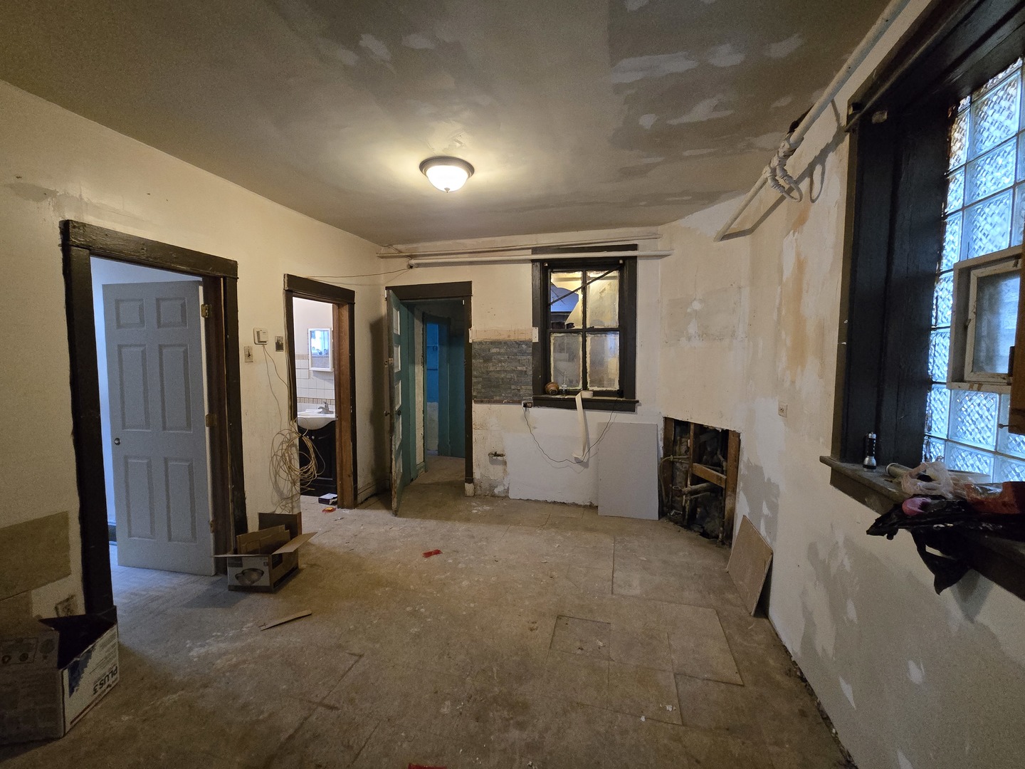 5747 W Superior Street