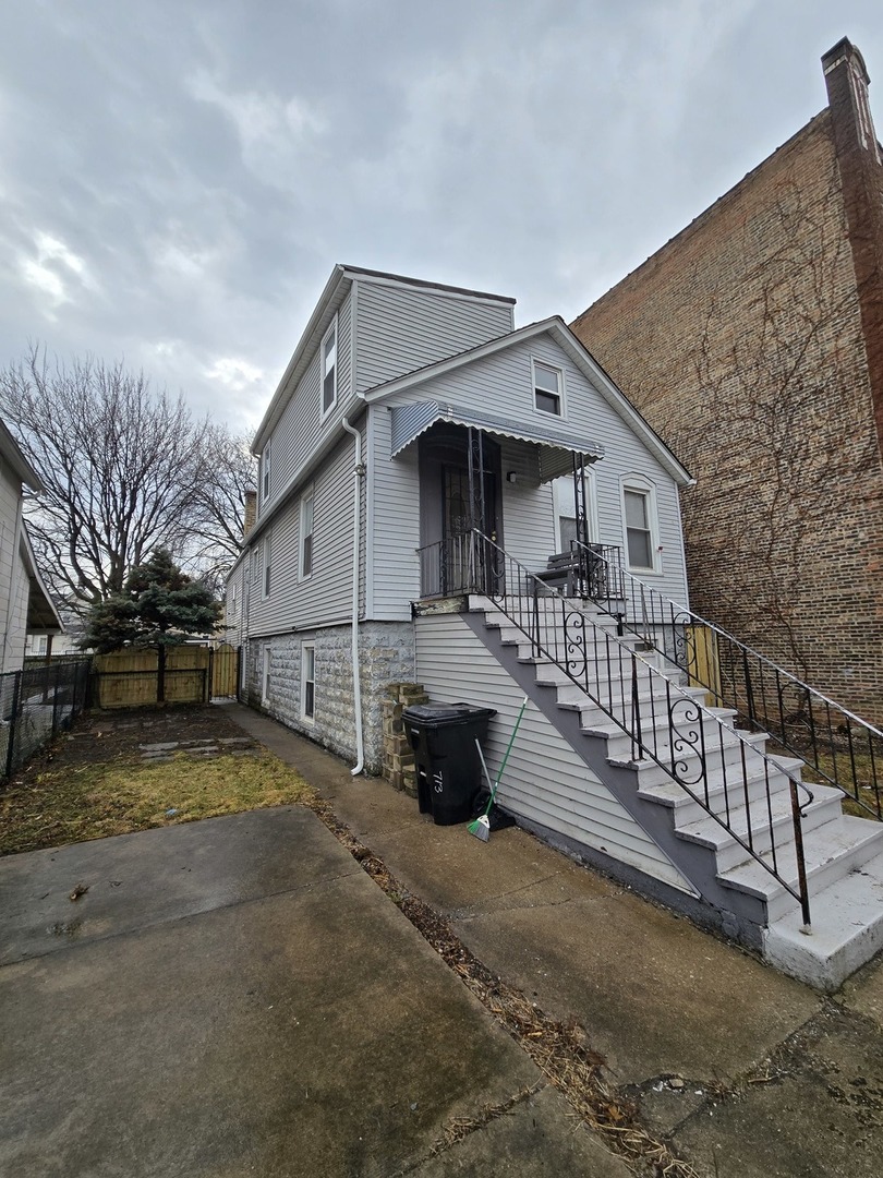 5747 W Superior Street