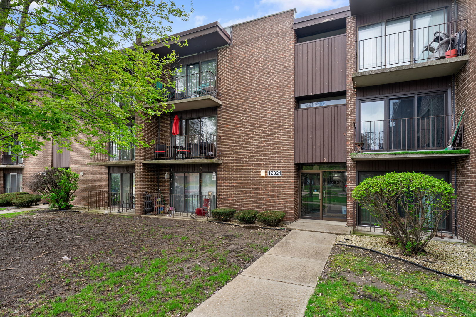 12821 S Kenneth Avenue Unit: B3