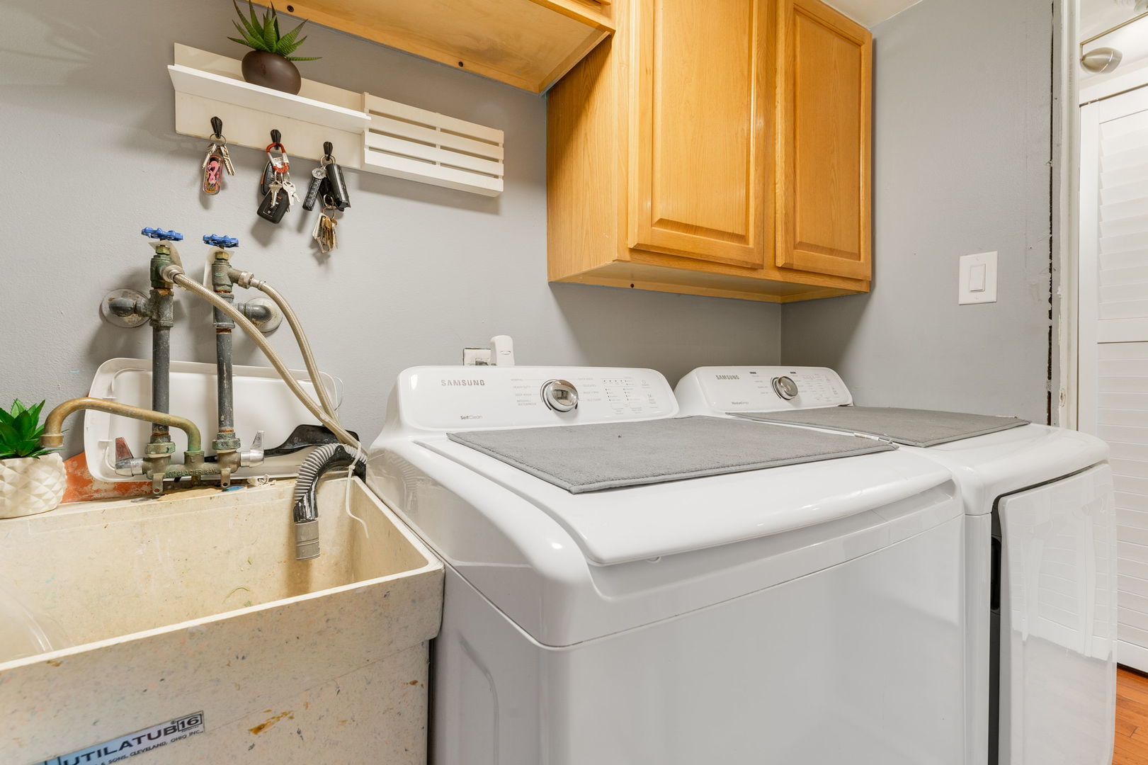 12821 S Kenneth Avenue Unit: B3