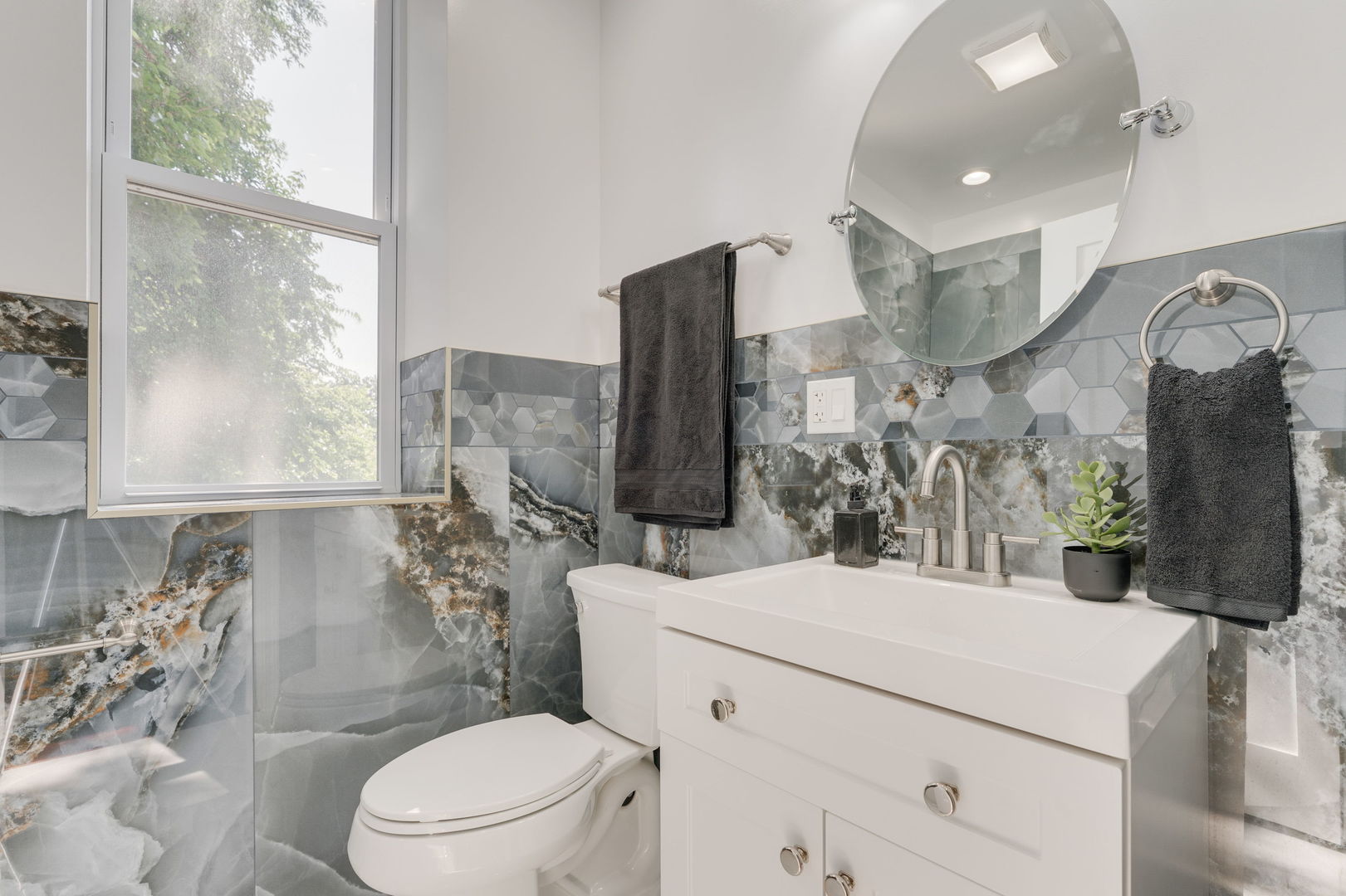140 W 66th Street Unit: 1F