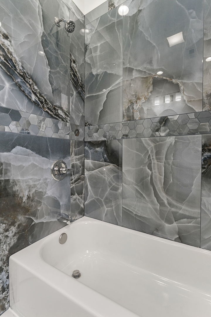 140 W 66th Street Unit: 1F