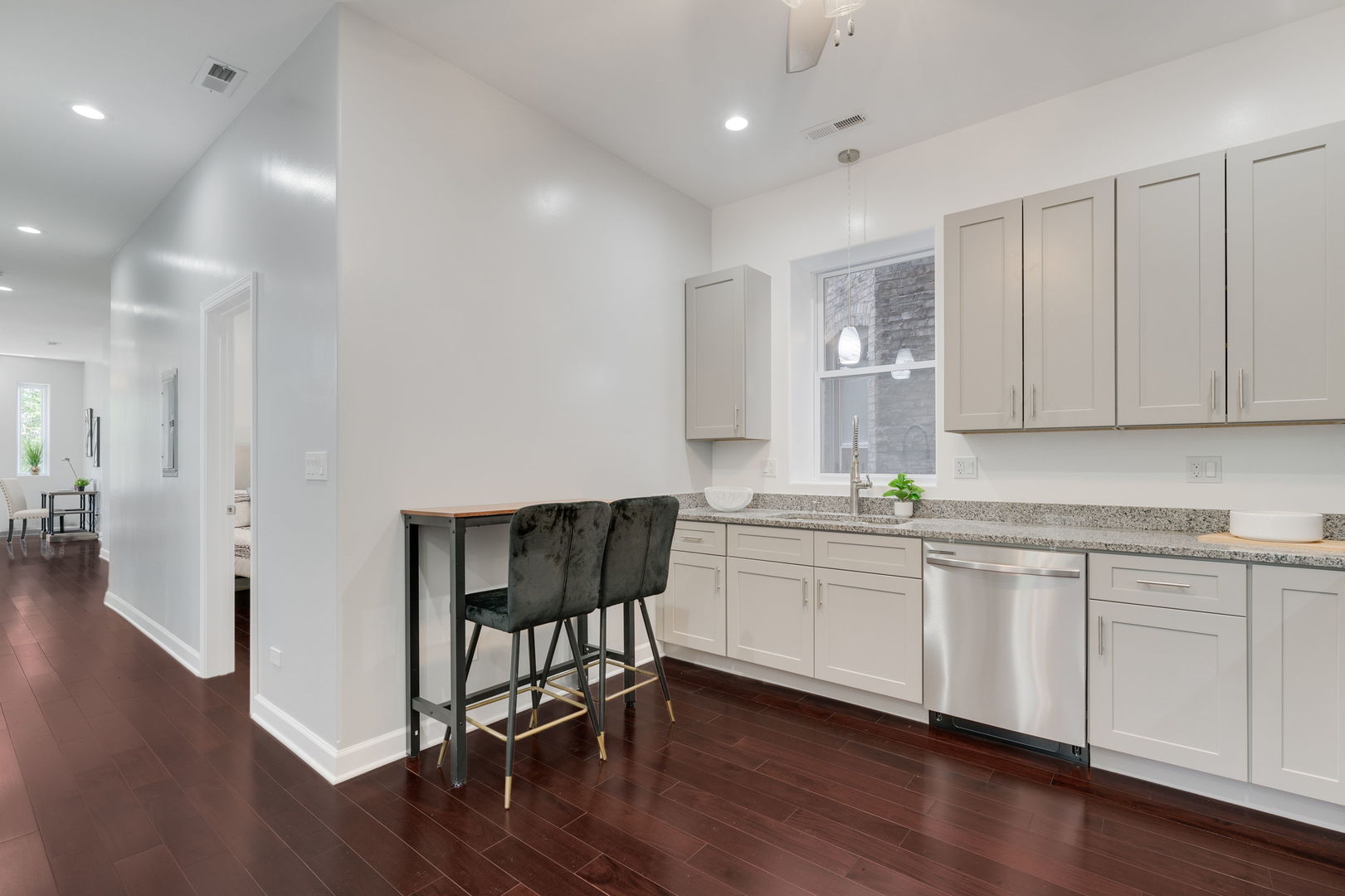 140 W 66th Street Unit: 1F