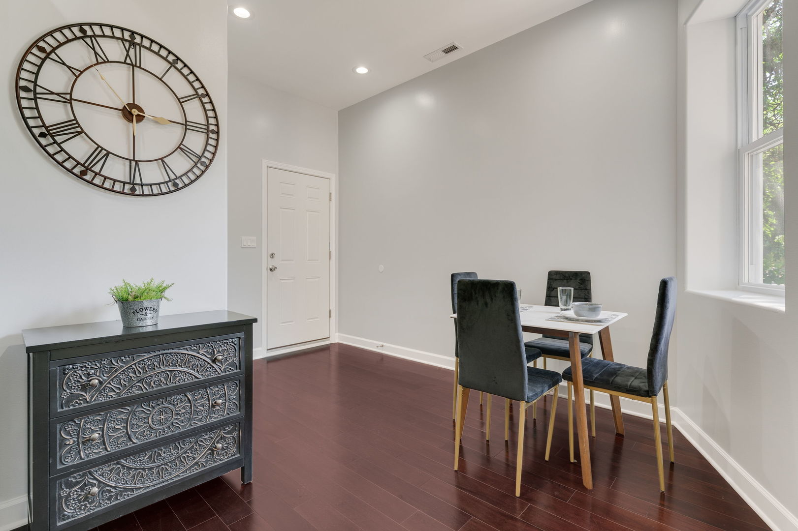 140 W 66th Street Unit: 1F
