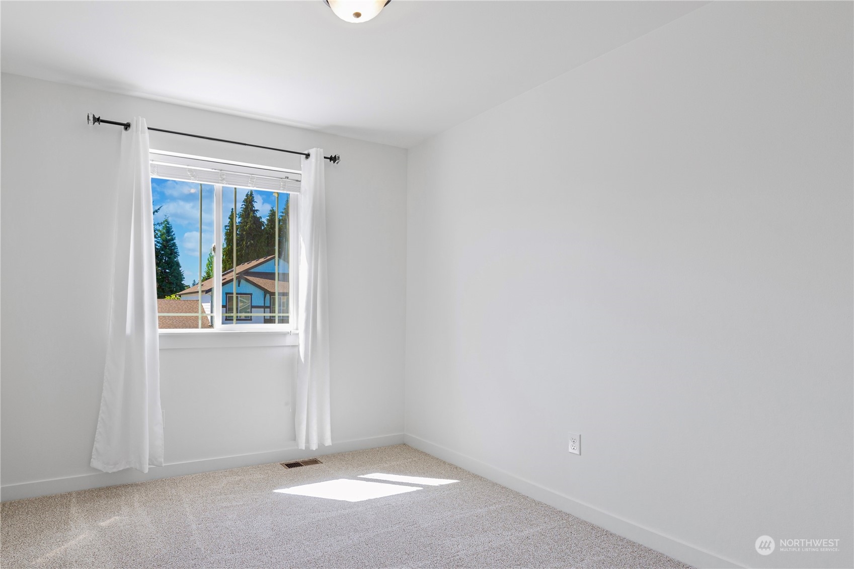 5608 NE 198th Place