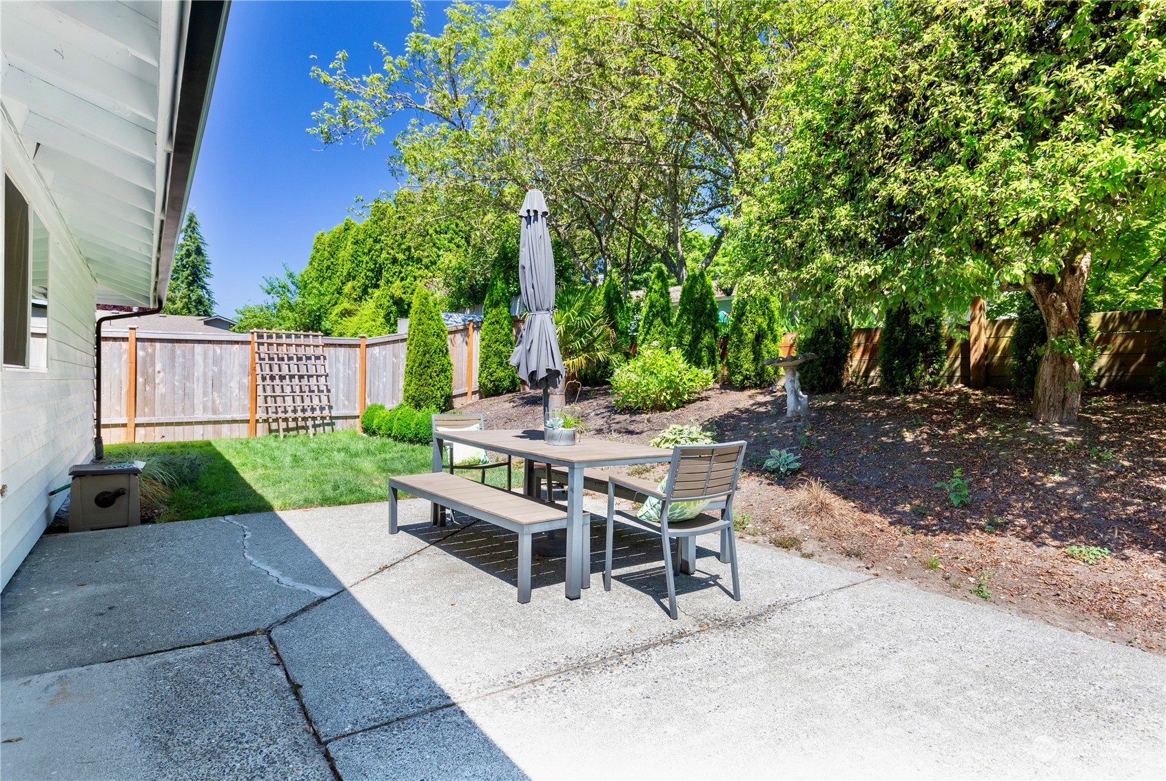 13706 90th Avenue NE