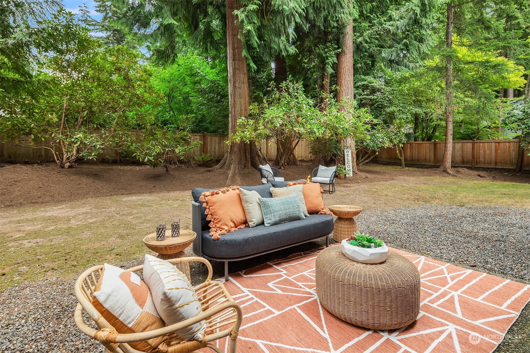2808 Sahalee Drive E