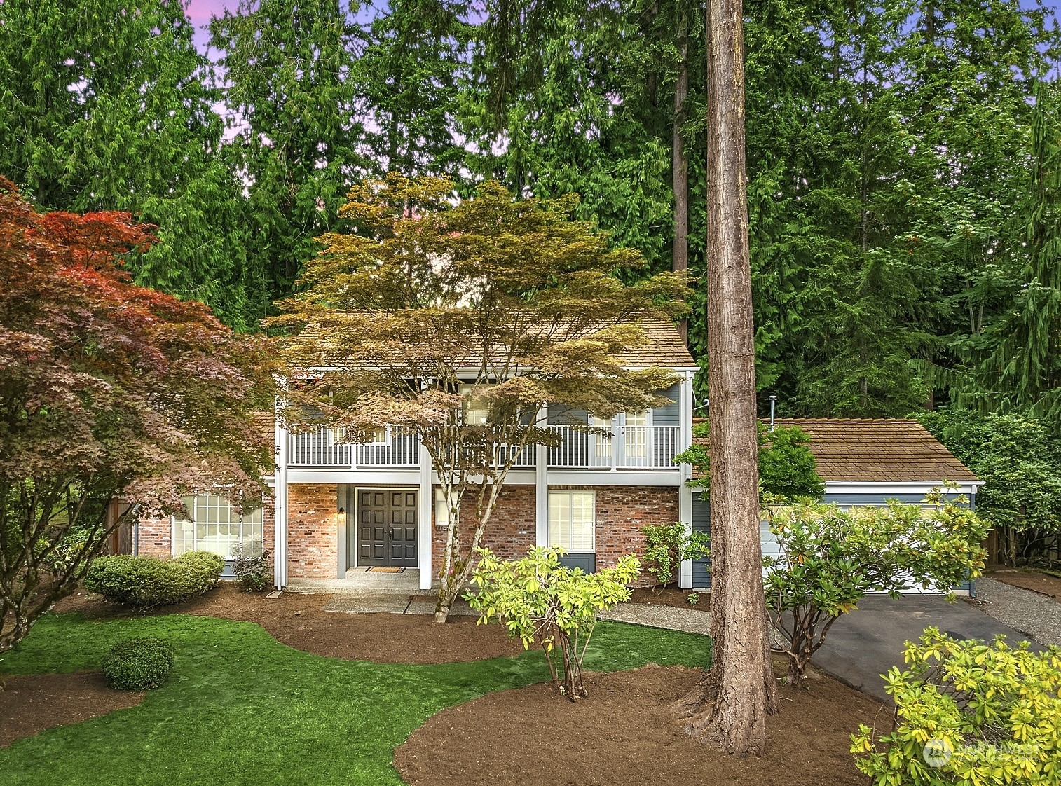 2808 Sahalee Drive E