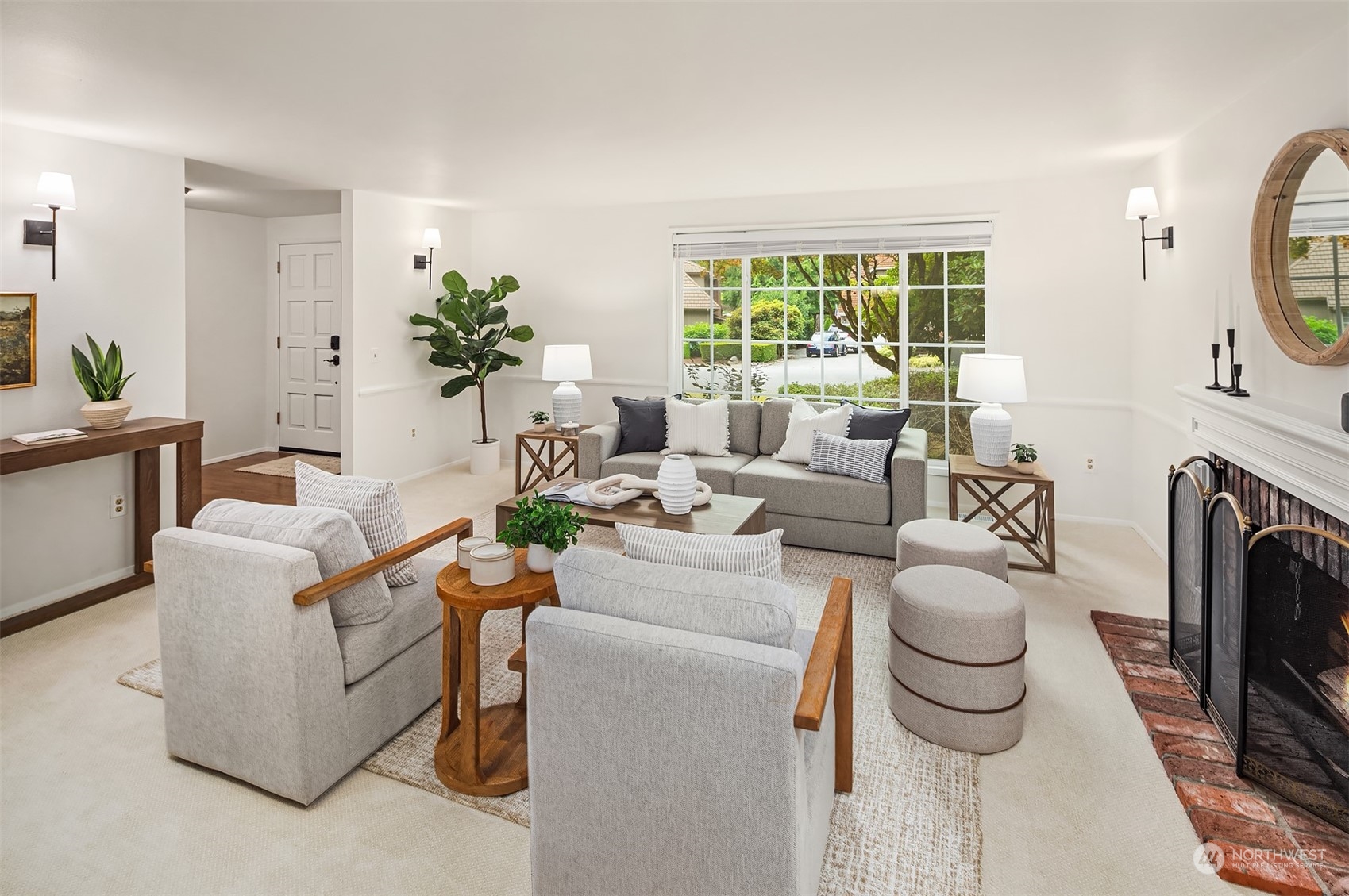 2808 Sahalee Drive E