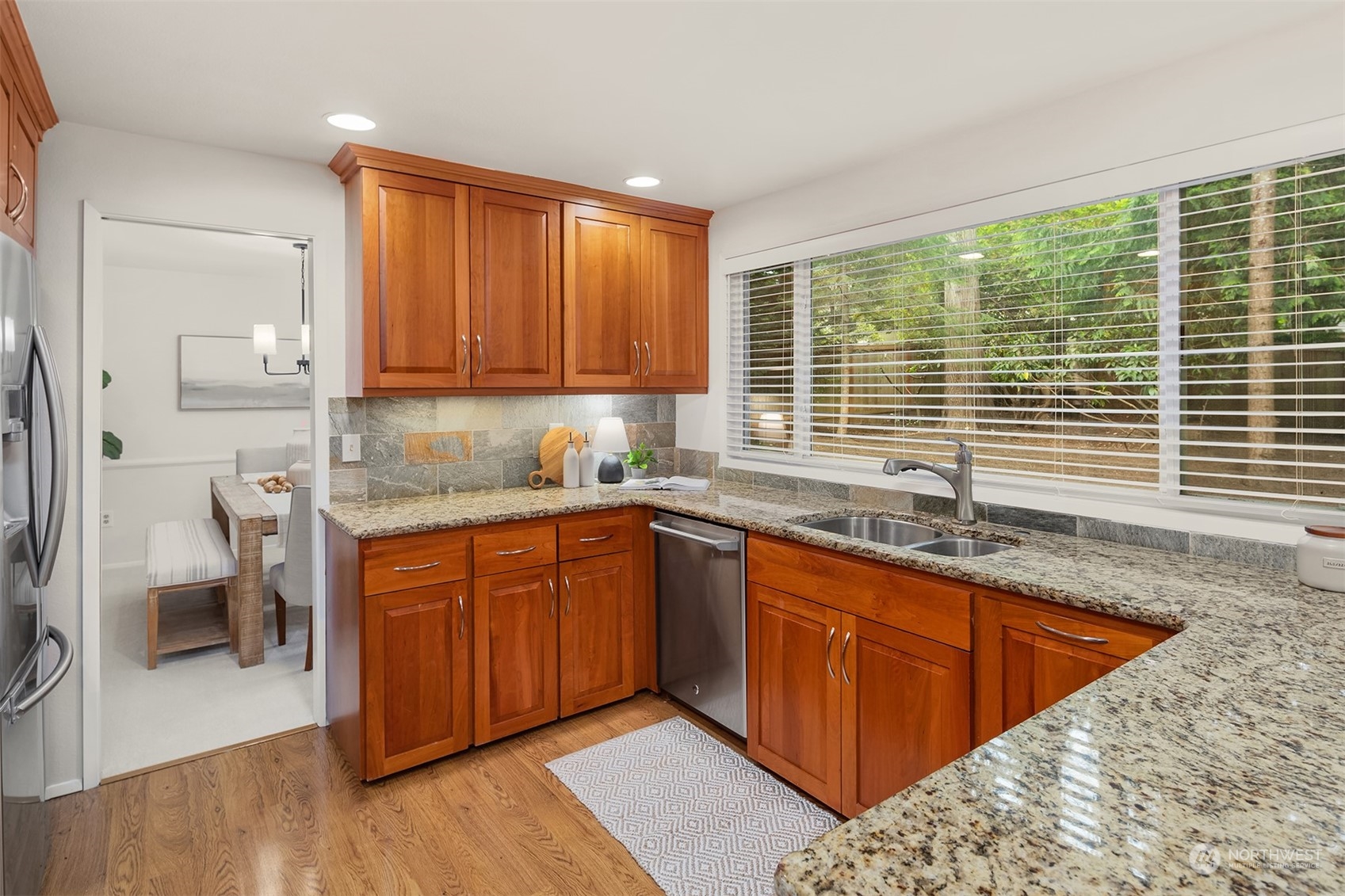 2808 Sahalee Drive E
