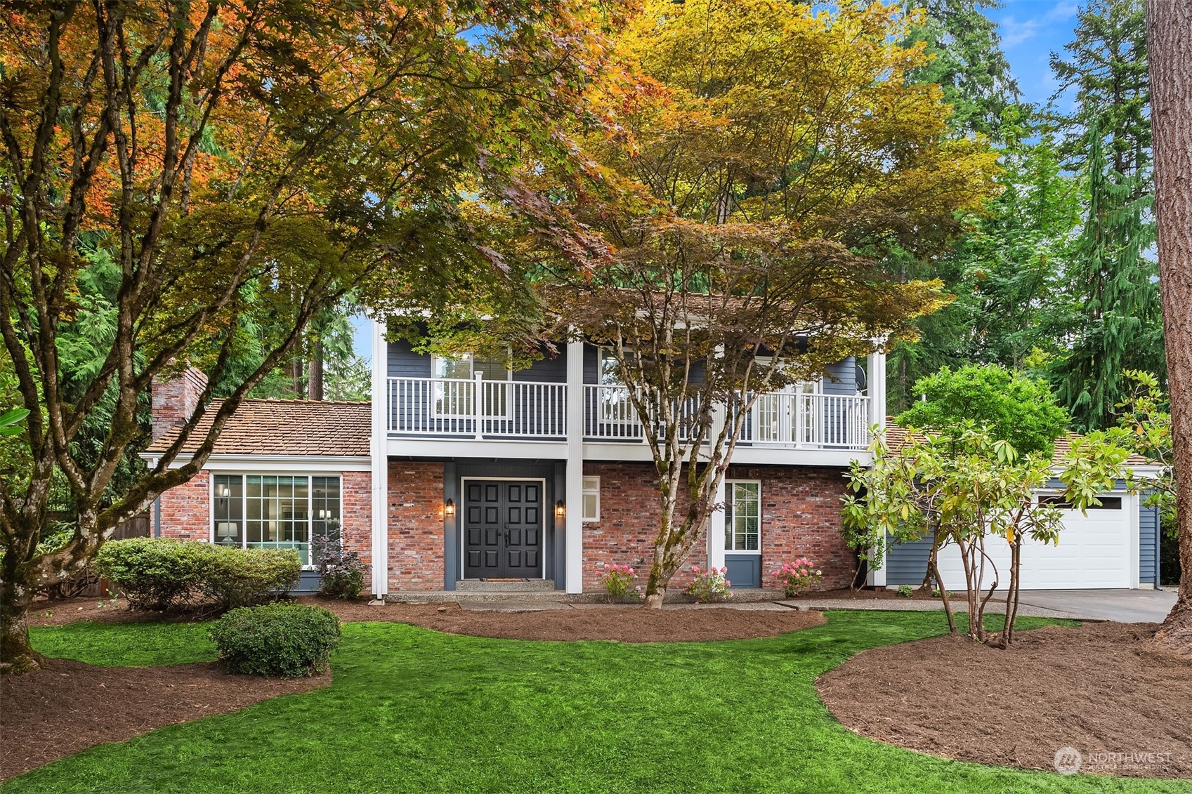 2808 Sahalee Drive E