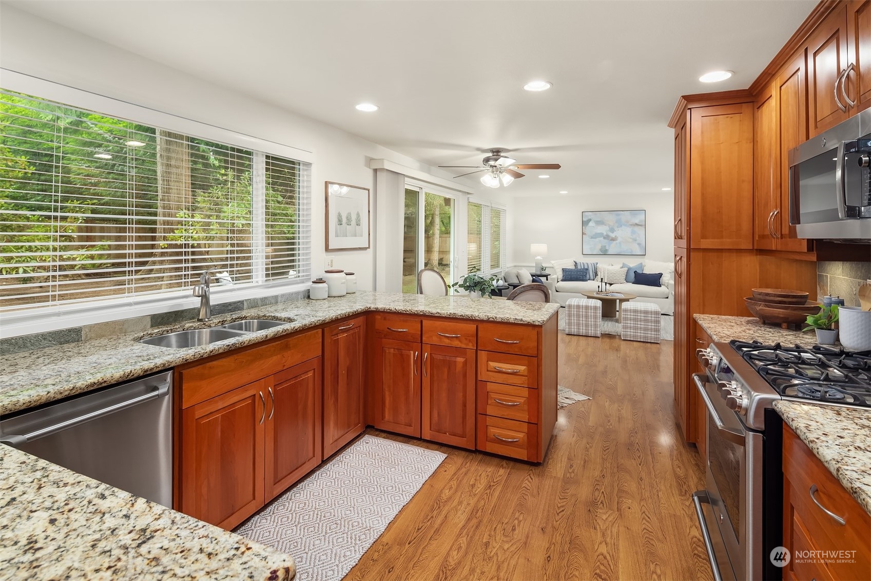2808 Sahalee Drive E