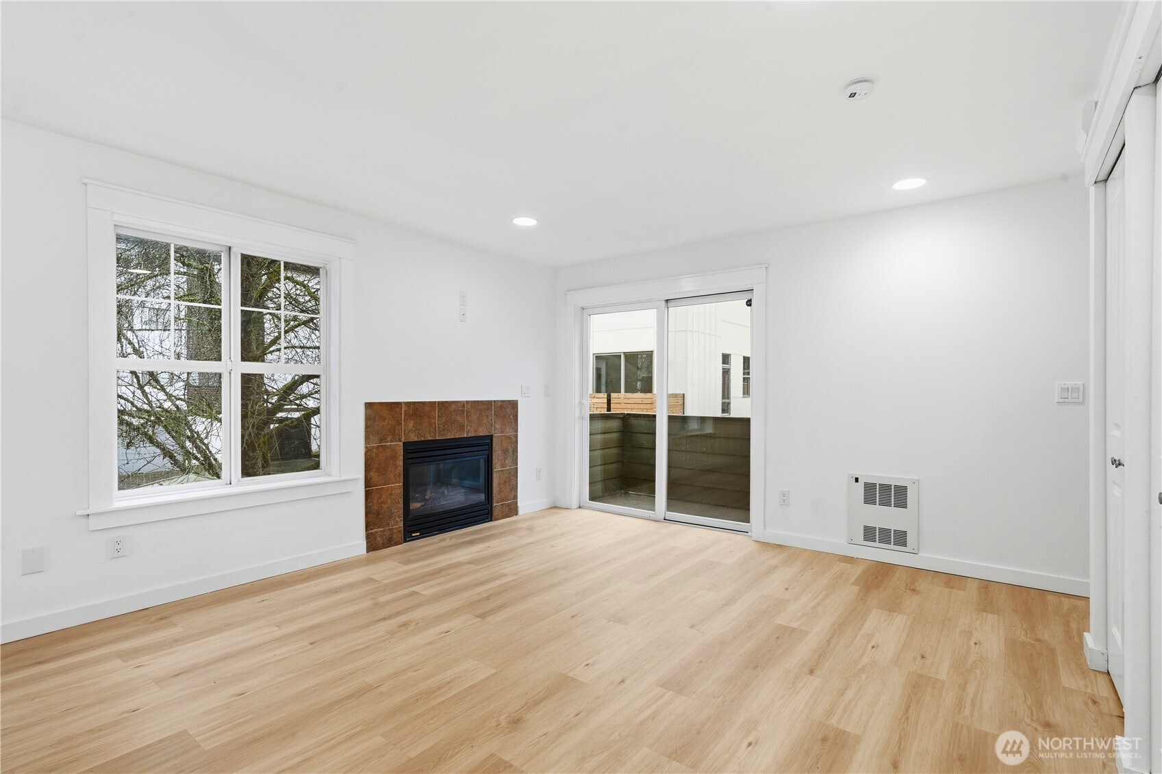 2707 NE 123rd Street