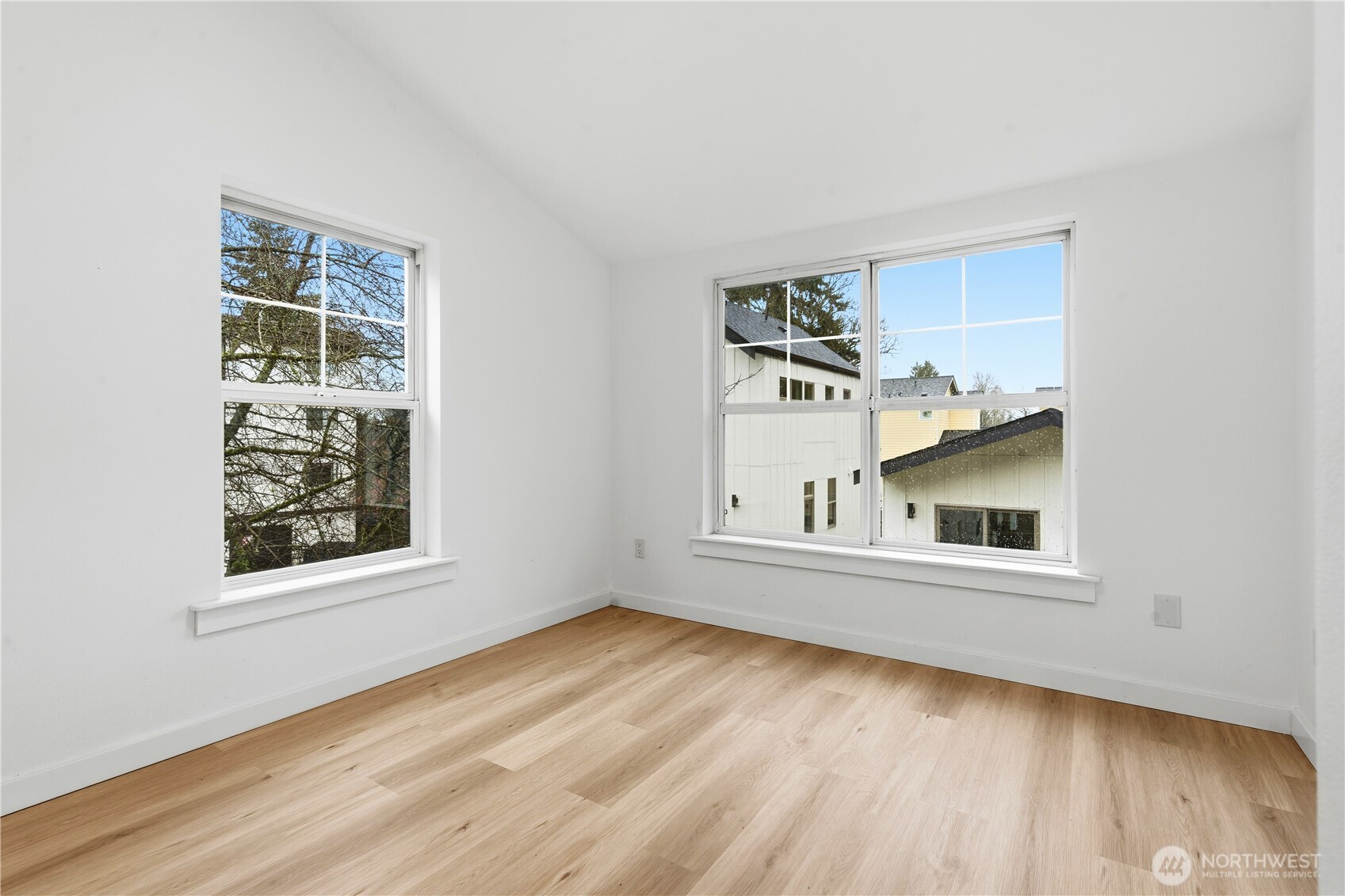 2707 NE 123rd Street