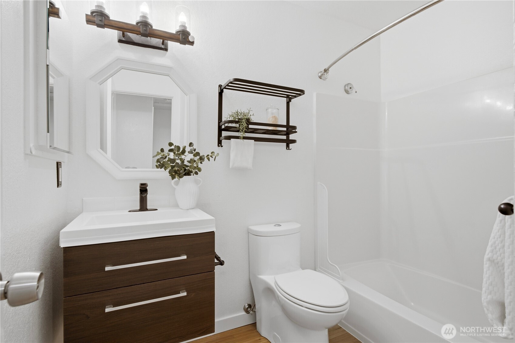 17409 NE 88th Place Unit: 9E