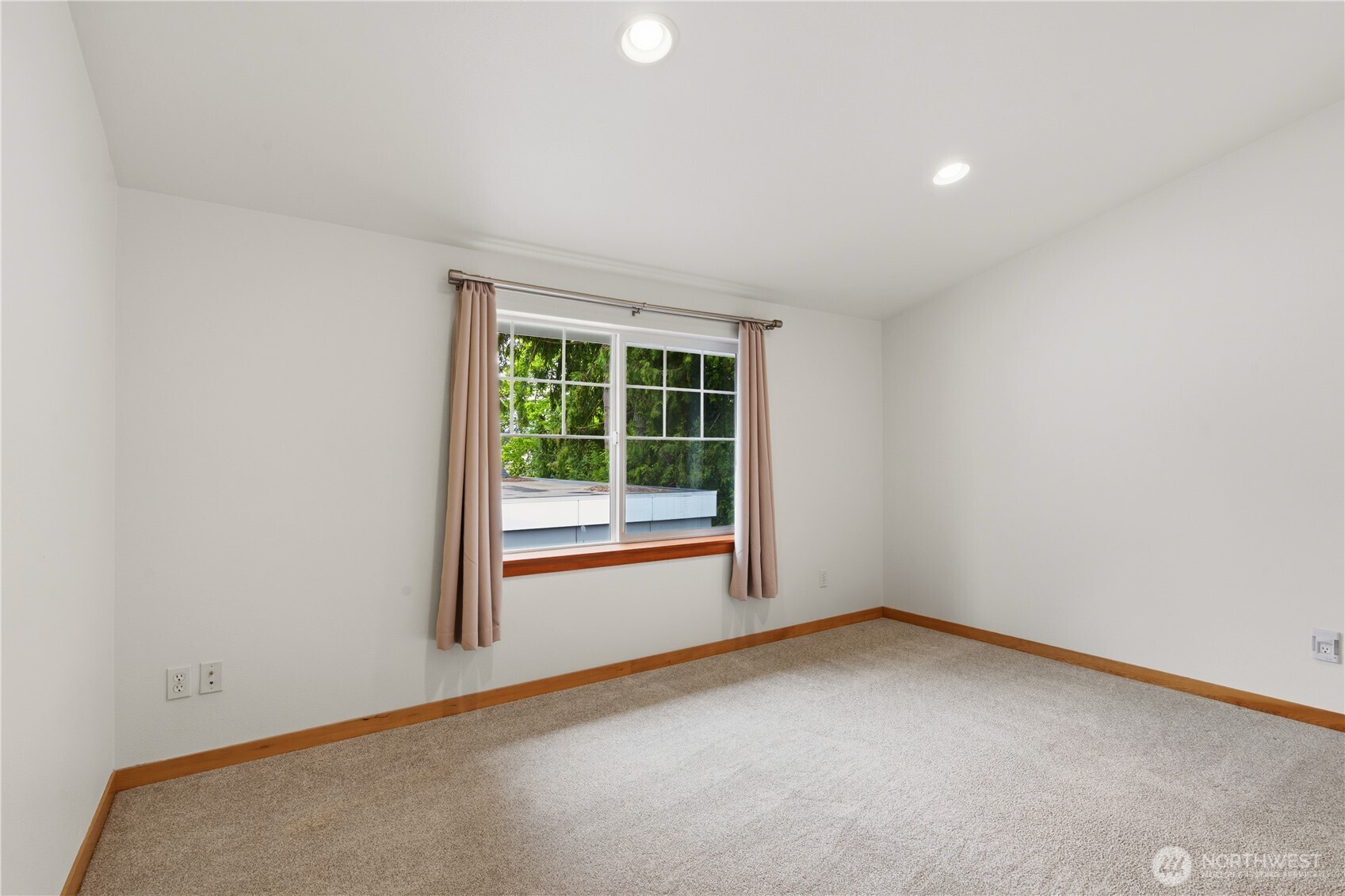 10520 Whitman Avenue N Unit: C