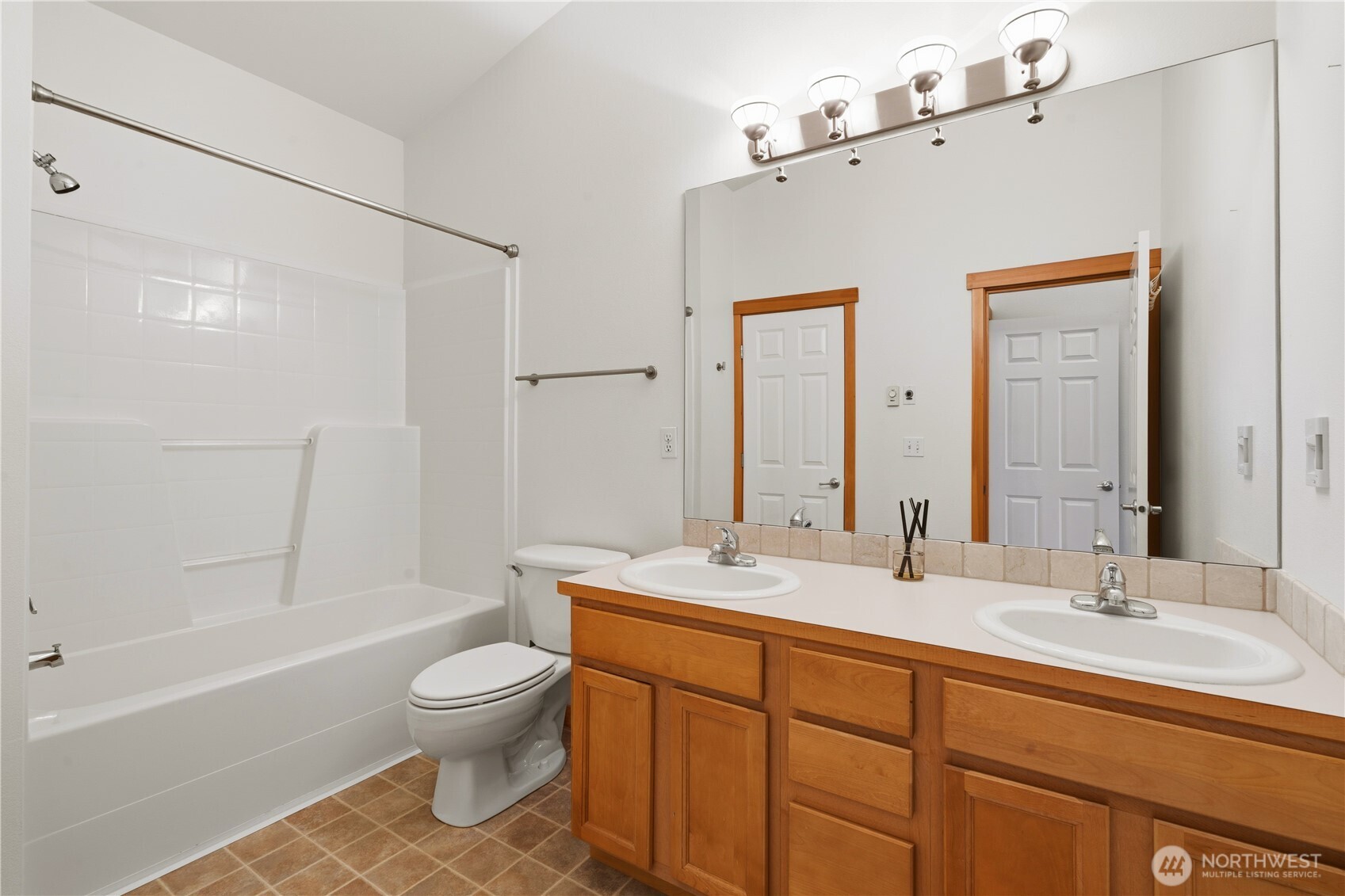 10520 Whitman Avenue N Unit: C