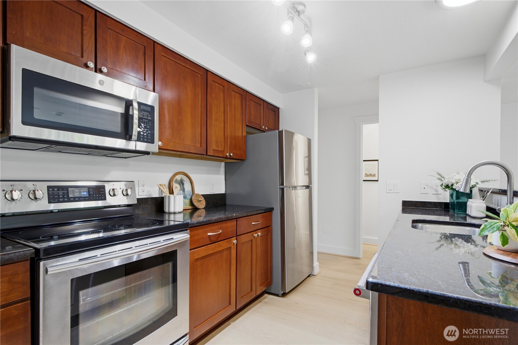 15829 NE Leary Way Unit: A-104