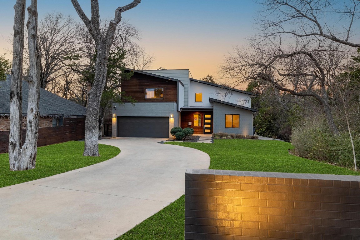 1439 Oates Drive