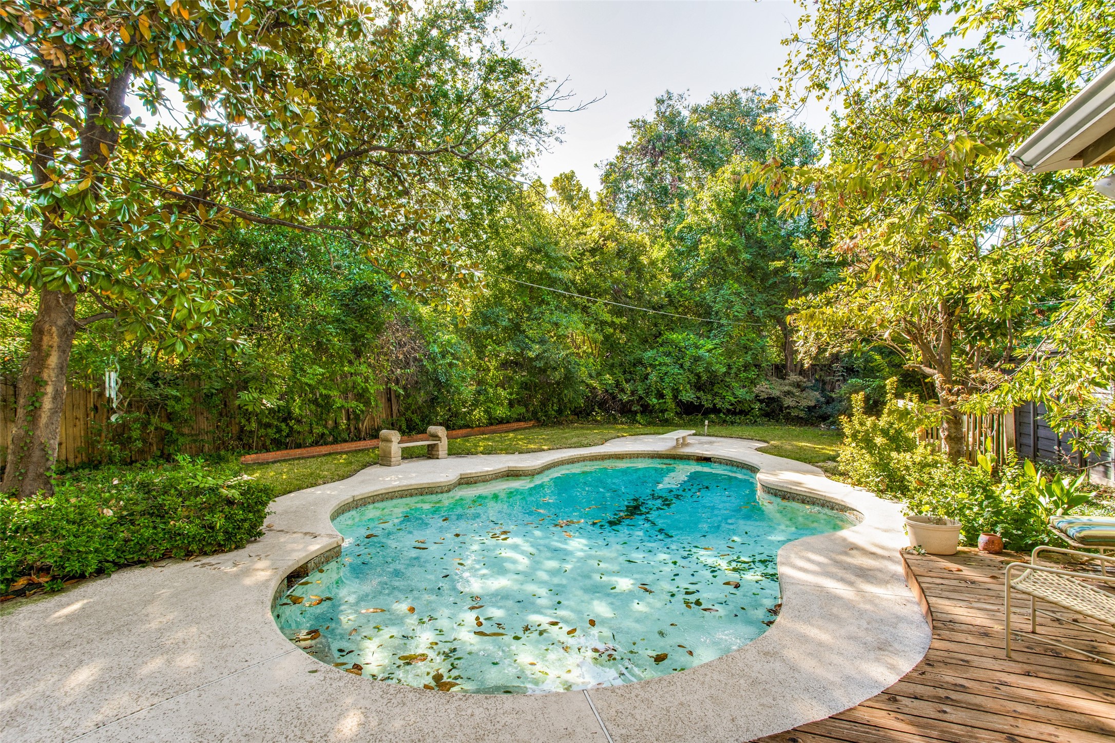 8714 Canyon Drive