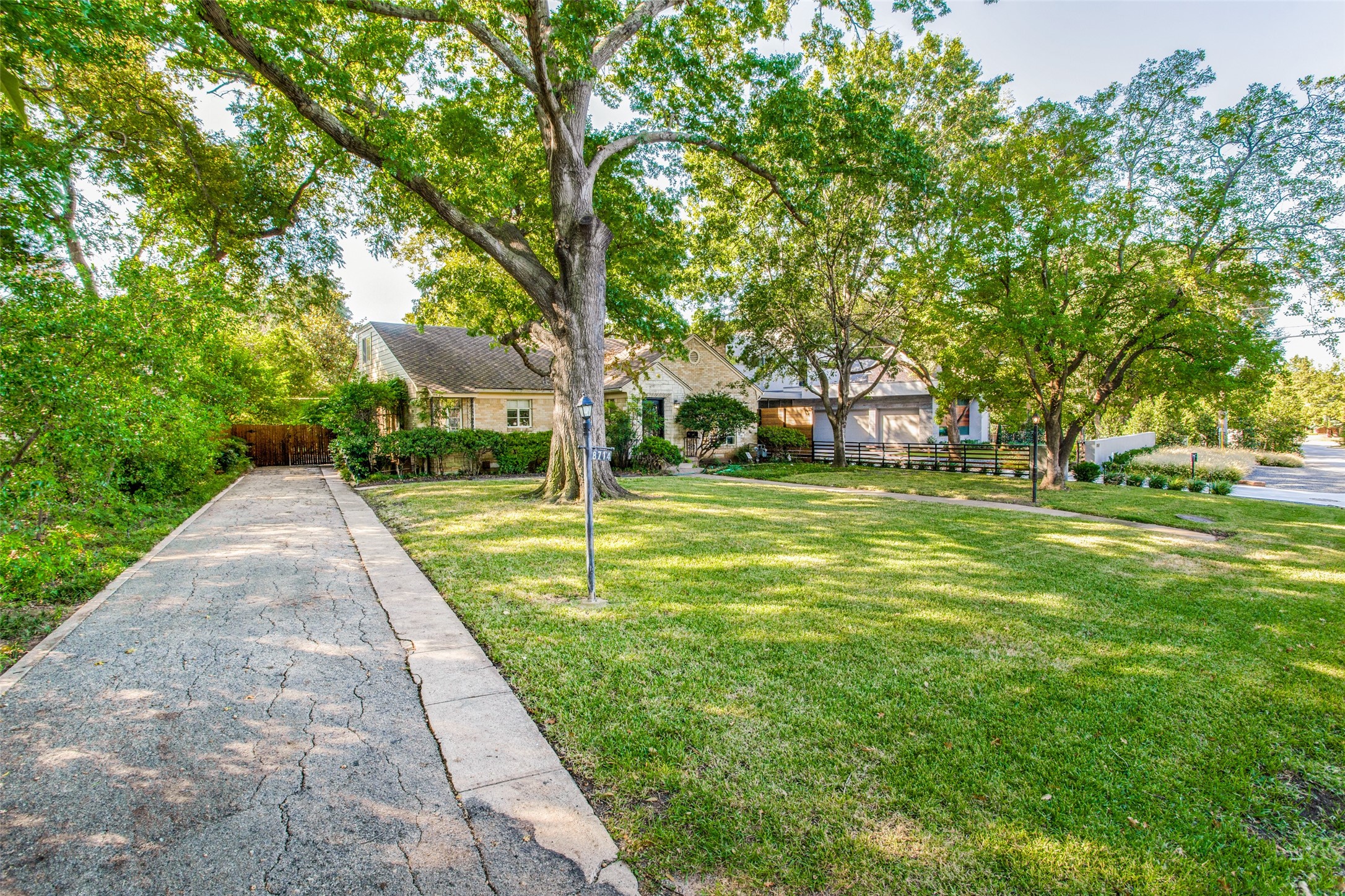 8714 Canyon Drive