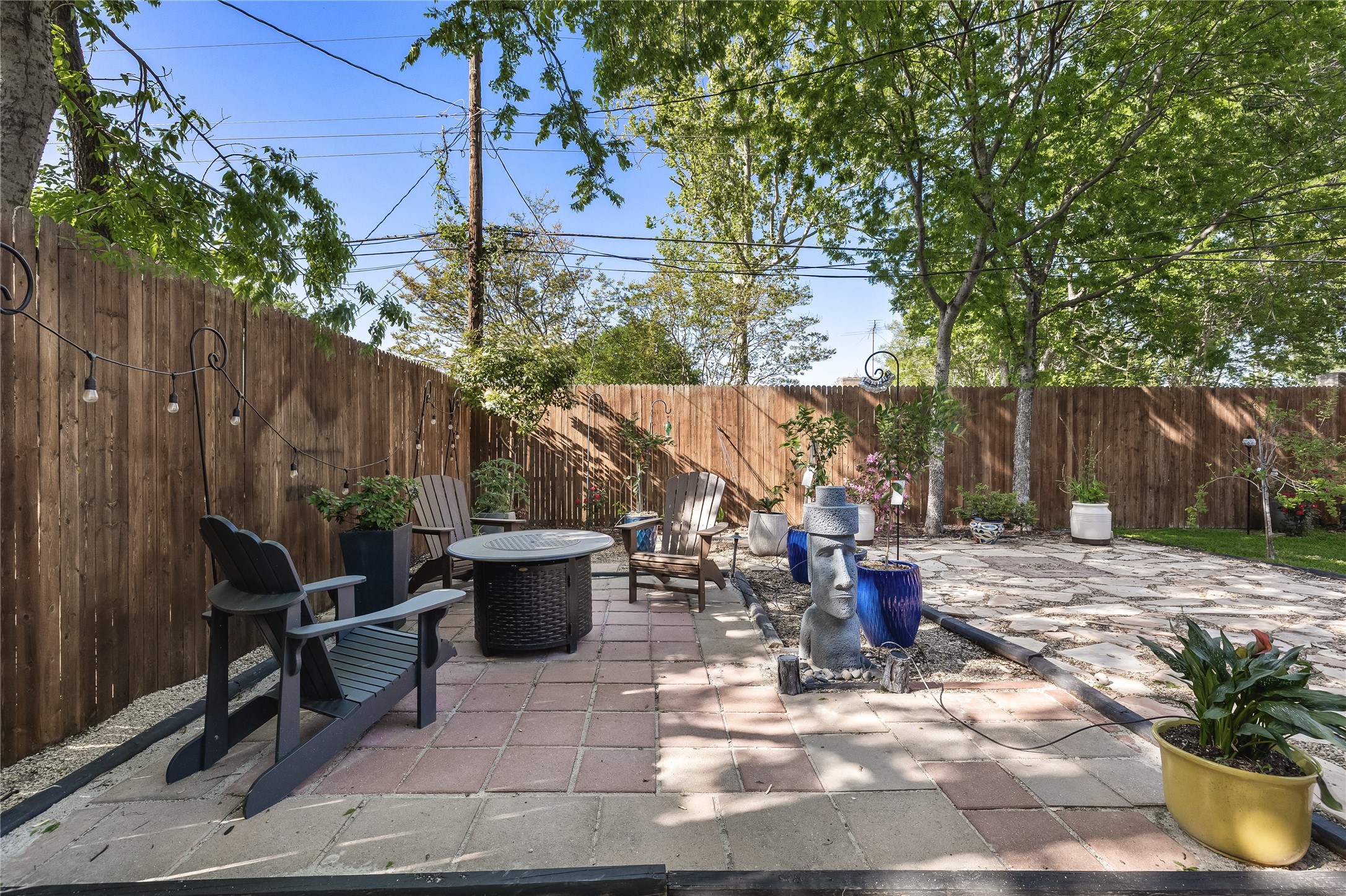 912 Wisteria Way