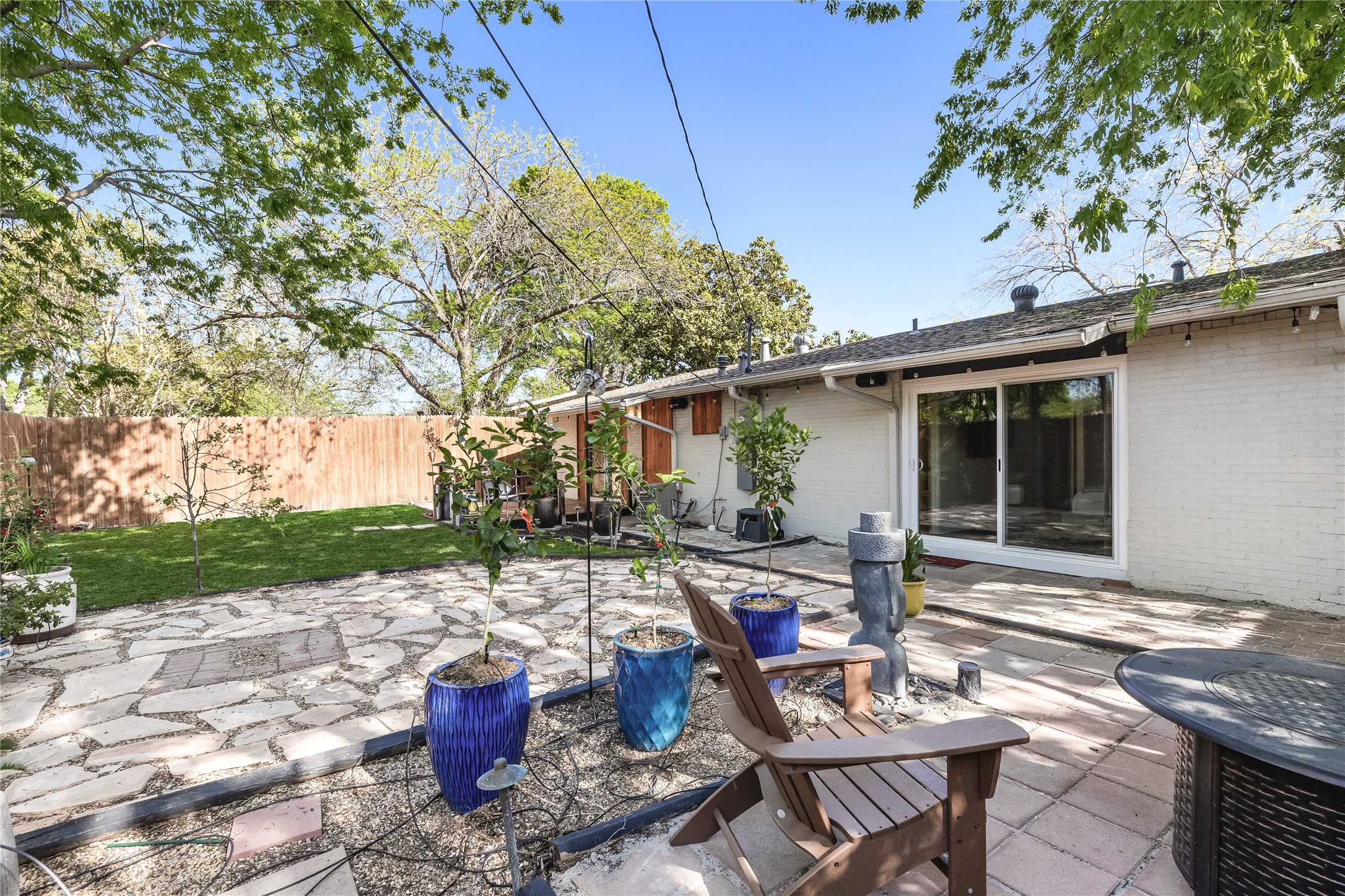912 Wisteria Way