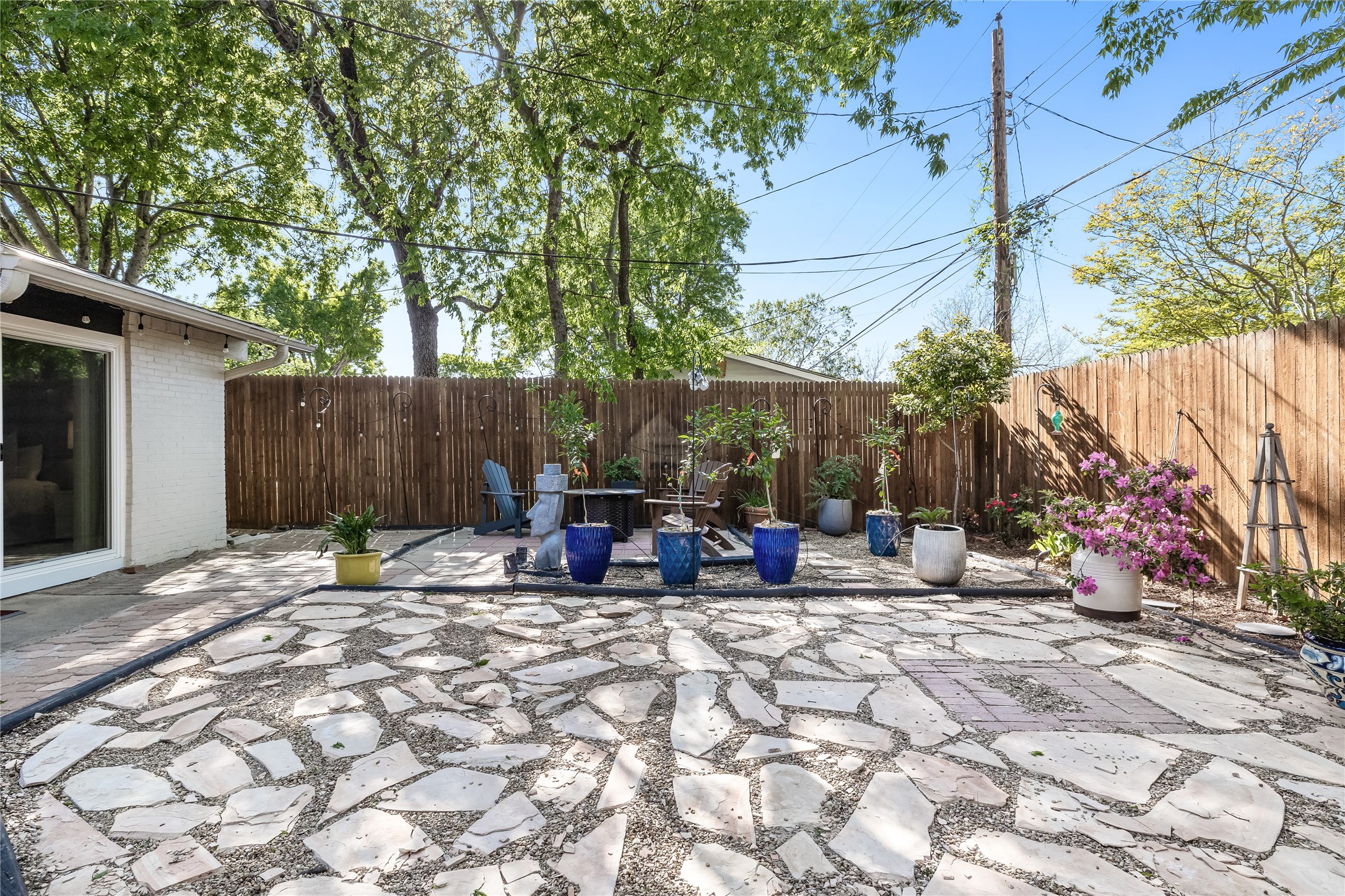 912 Wisteria Way