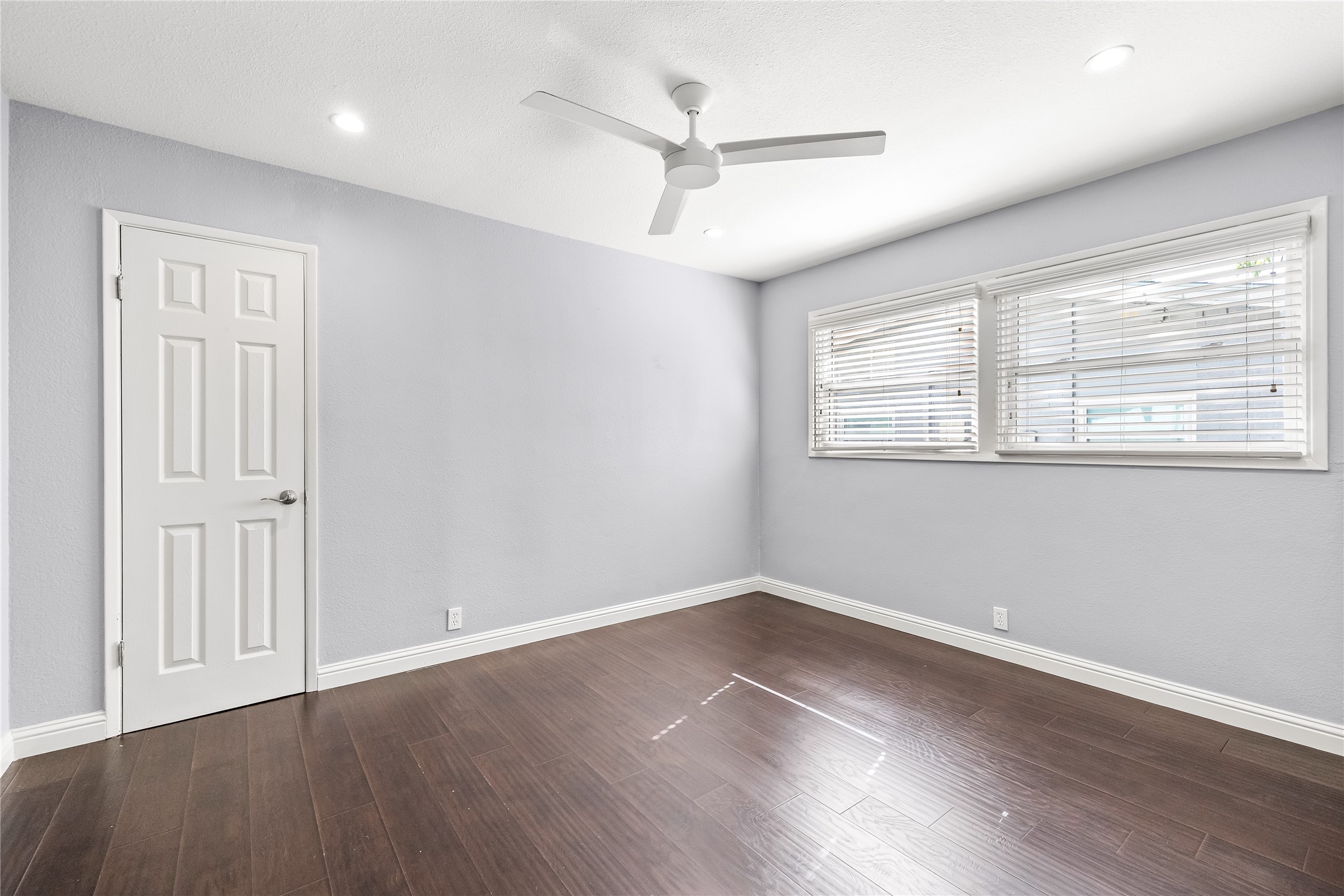 912 Wisteria Way