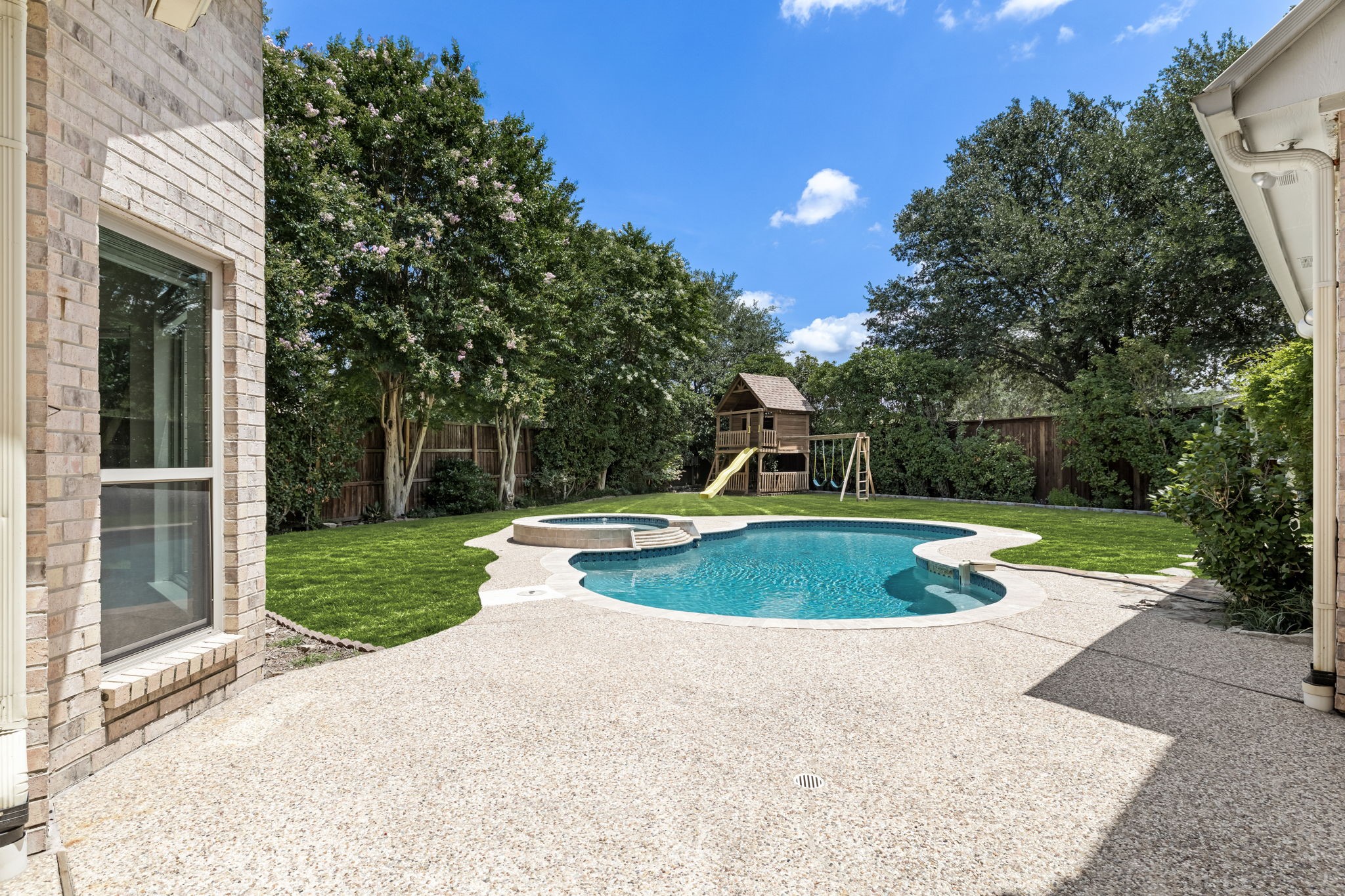 5001 Hudson Drive